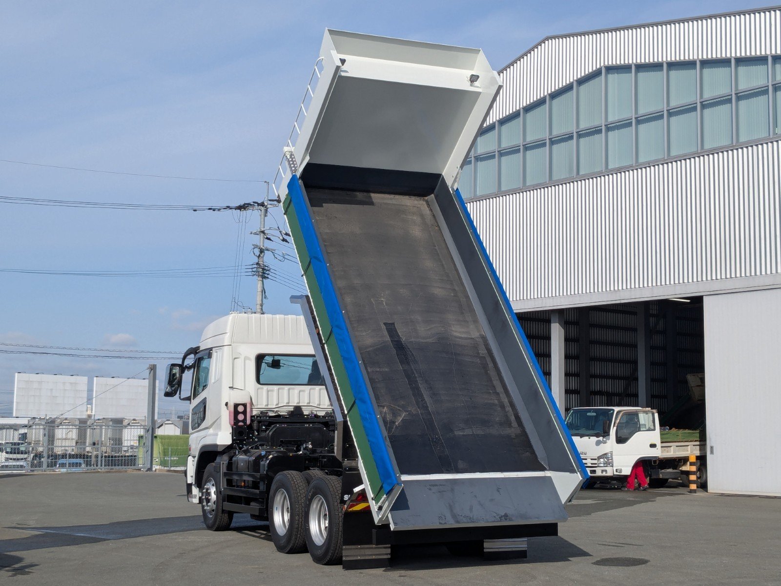 vehicle_image_20260129093915JrvbPVDkJn.jpg