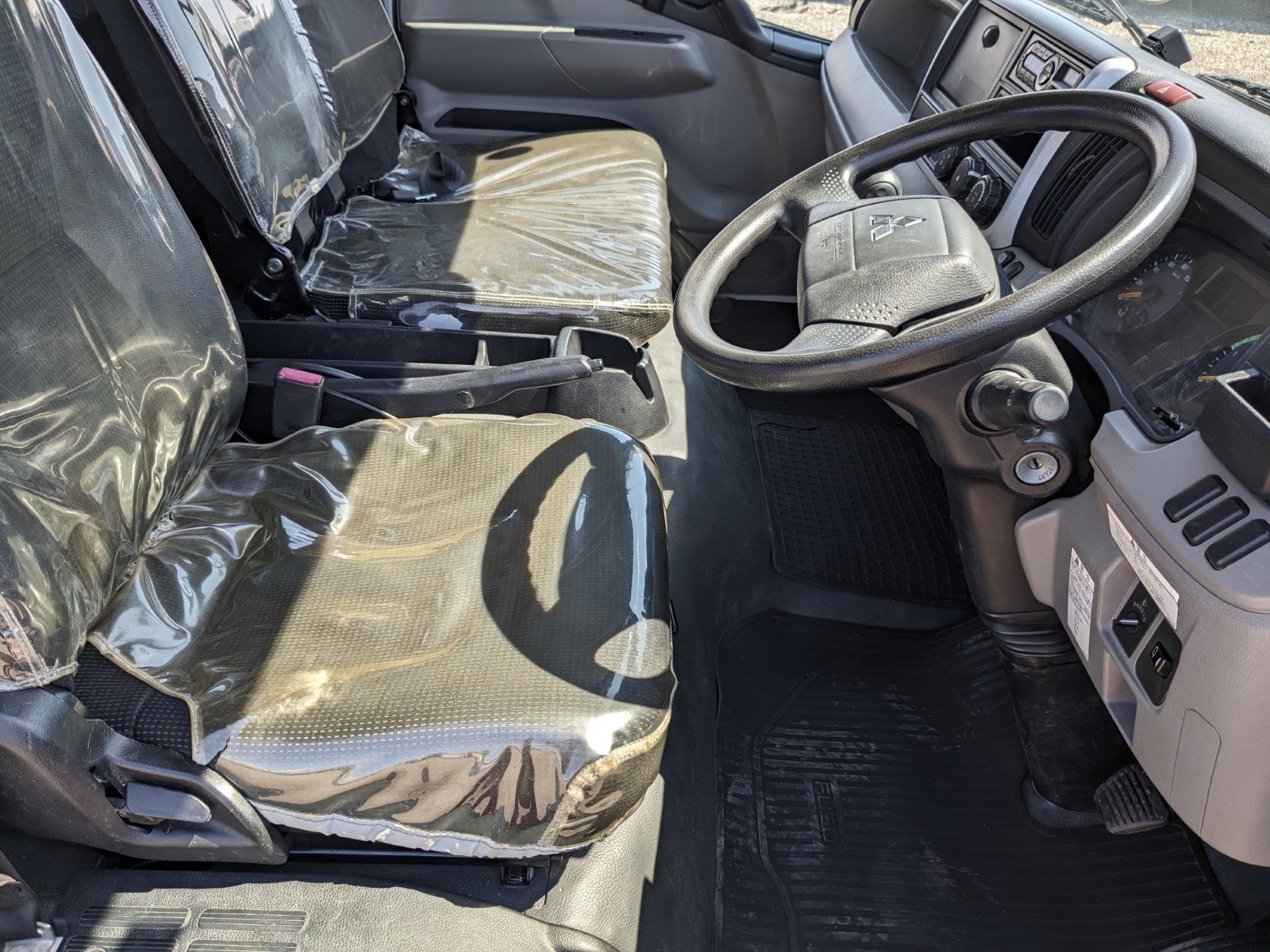 vehicle_image_20260507183741chFDeTraUm.jpg
