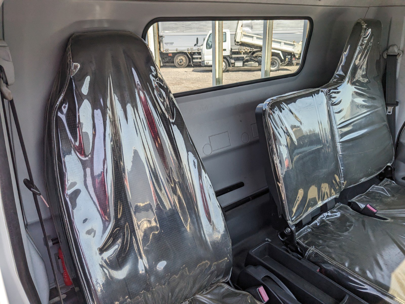 vehicle_image_20260507183124Ze793eMp7f.jpg