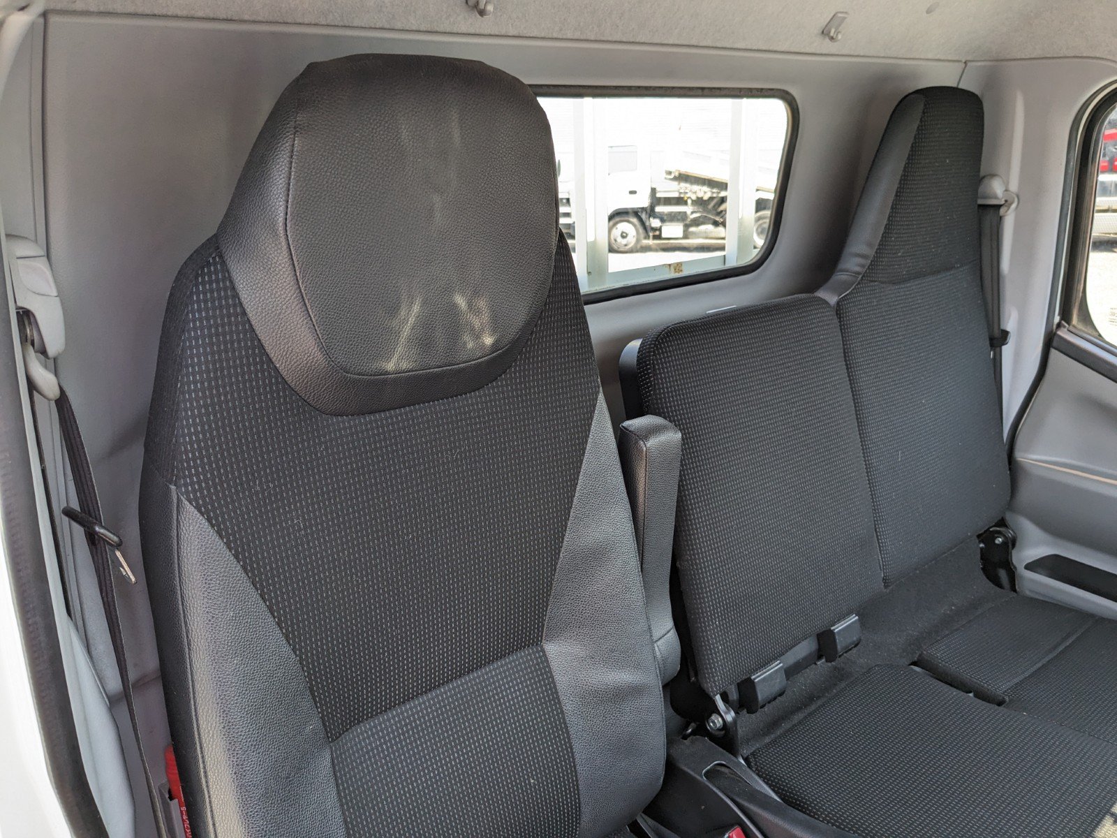 vehicle_image_202605081522335Qn0nlfbIo.jpg