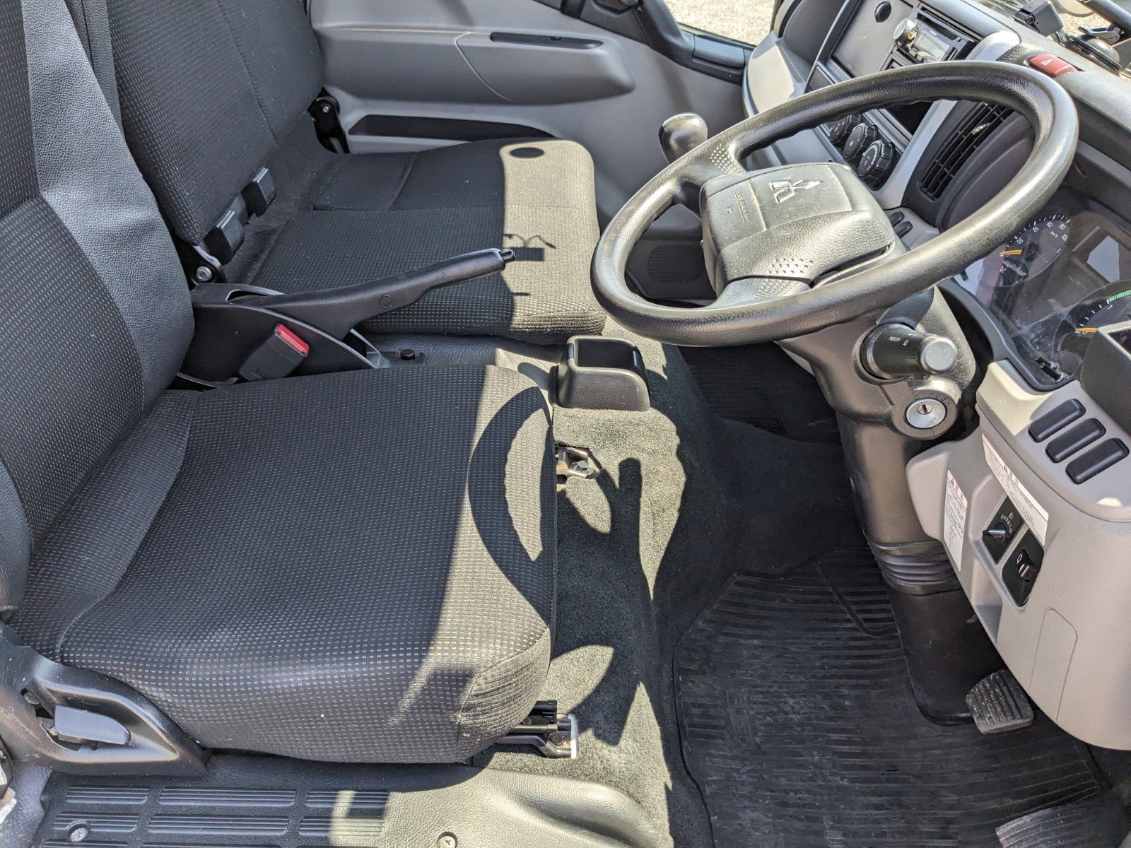vehicle_image_20260508152233qsHrWTG63I.jpg
