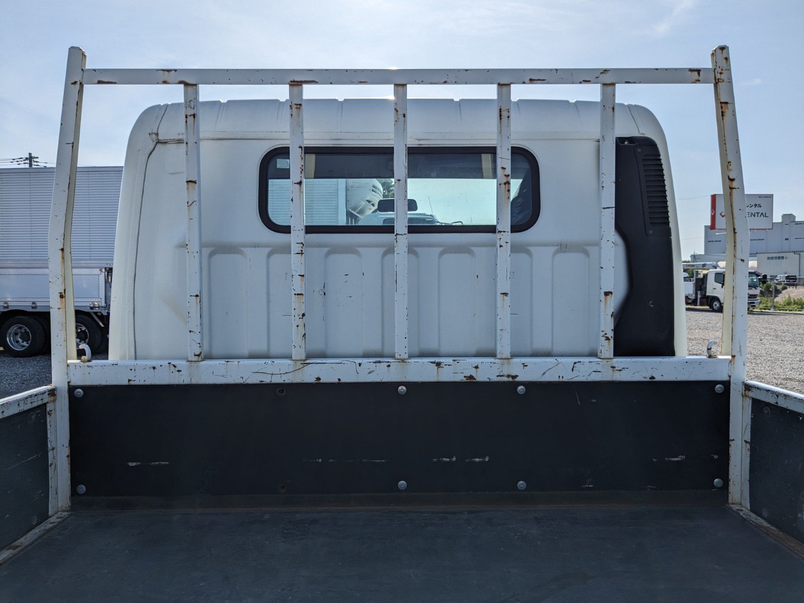 vehicle_image_20260507184709ehUA2QpzVt.jpg