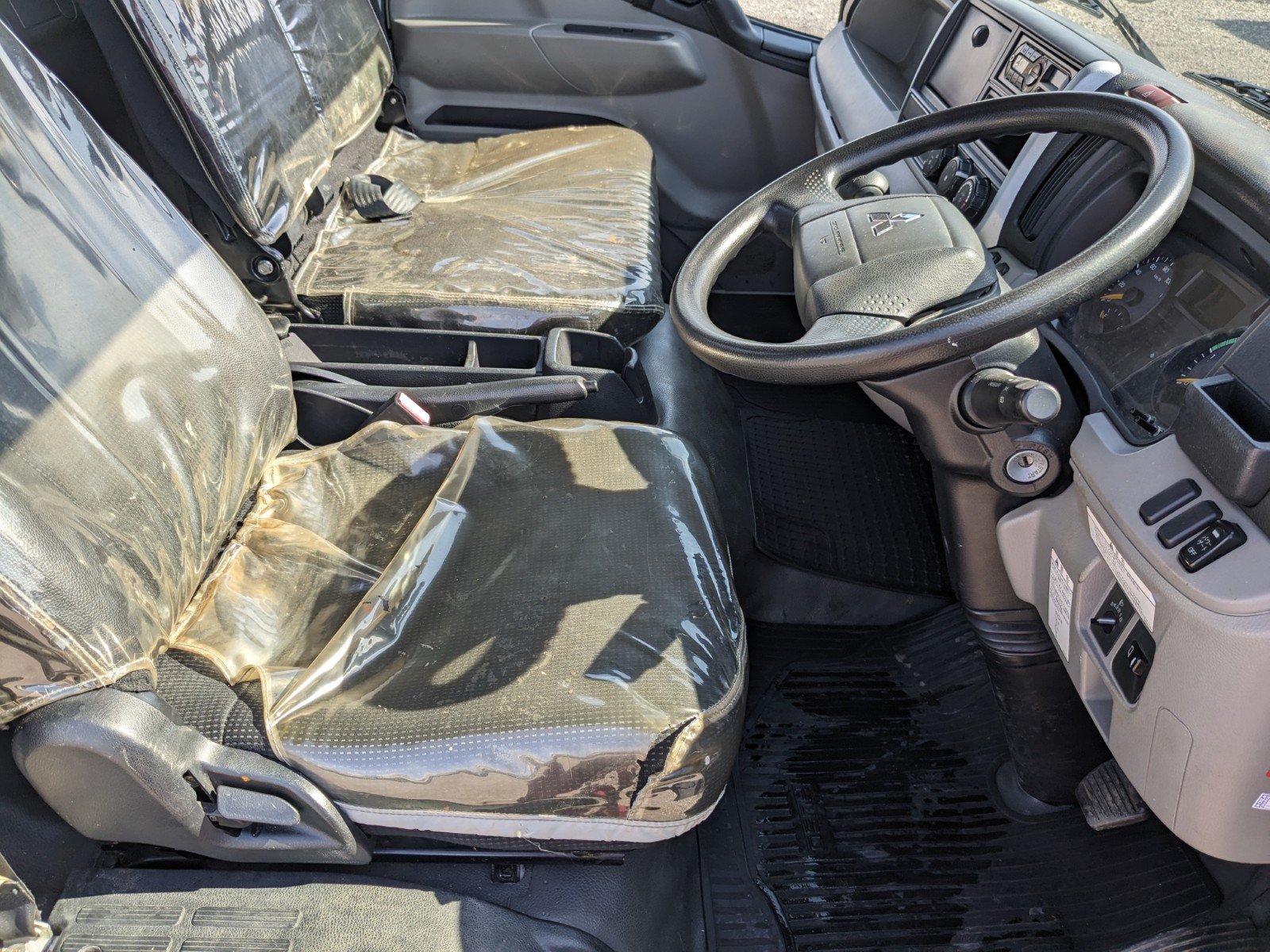 vehicle_image_20260508151030Y5TxTkbkzm.jpg
