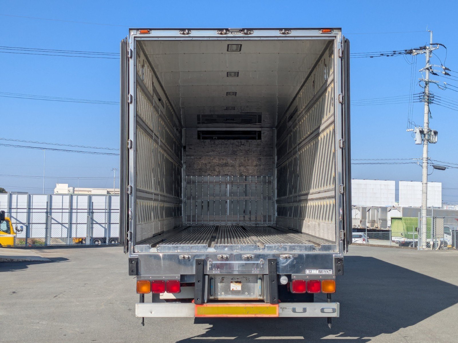 vehicle_image_20260204110001eY1QZMzCAD.jpg