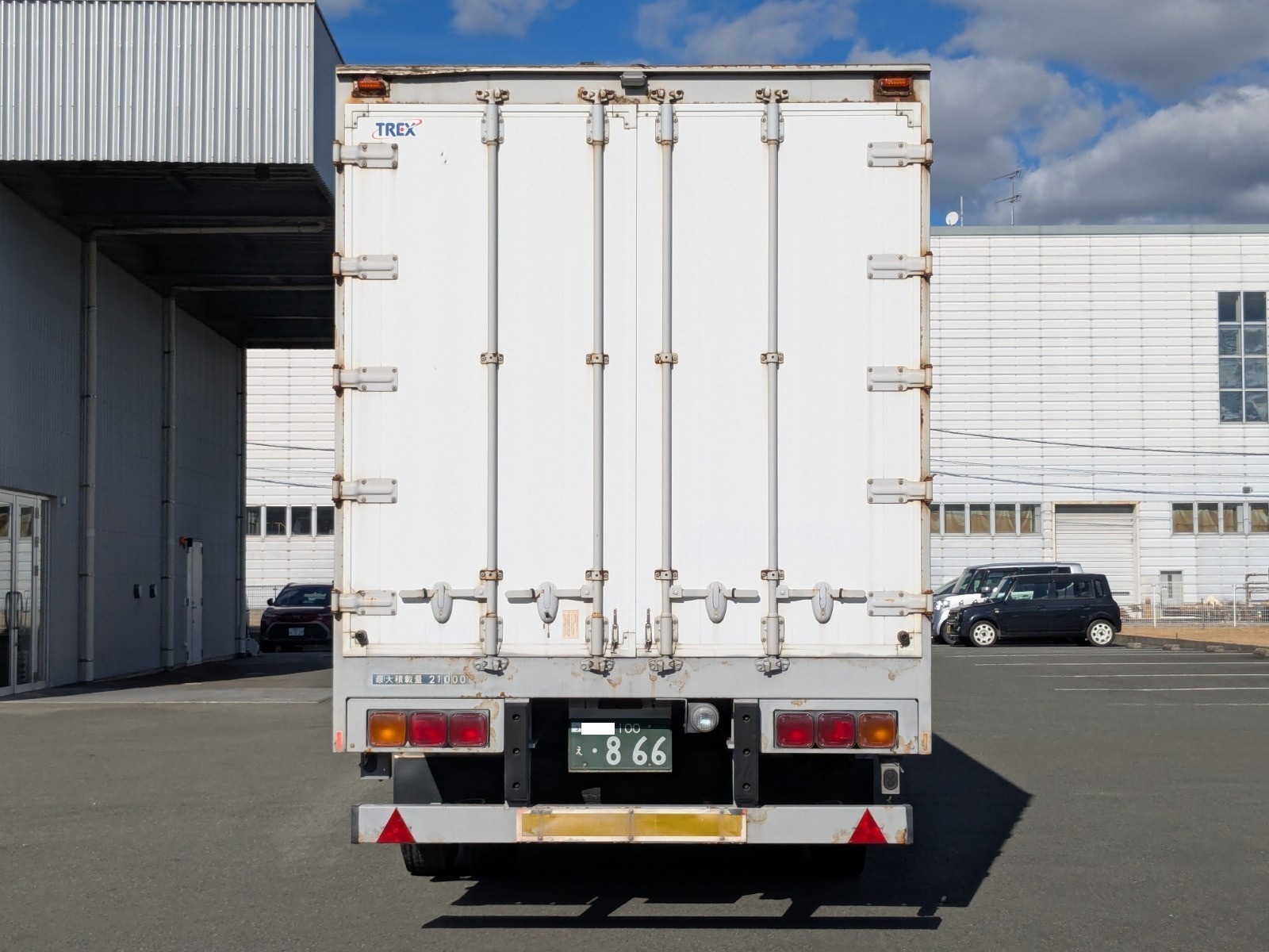 トラック販売・買取｜UJグループ（ウシトラ）