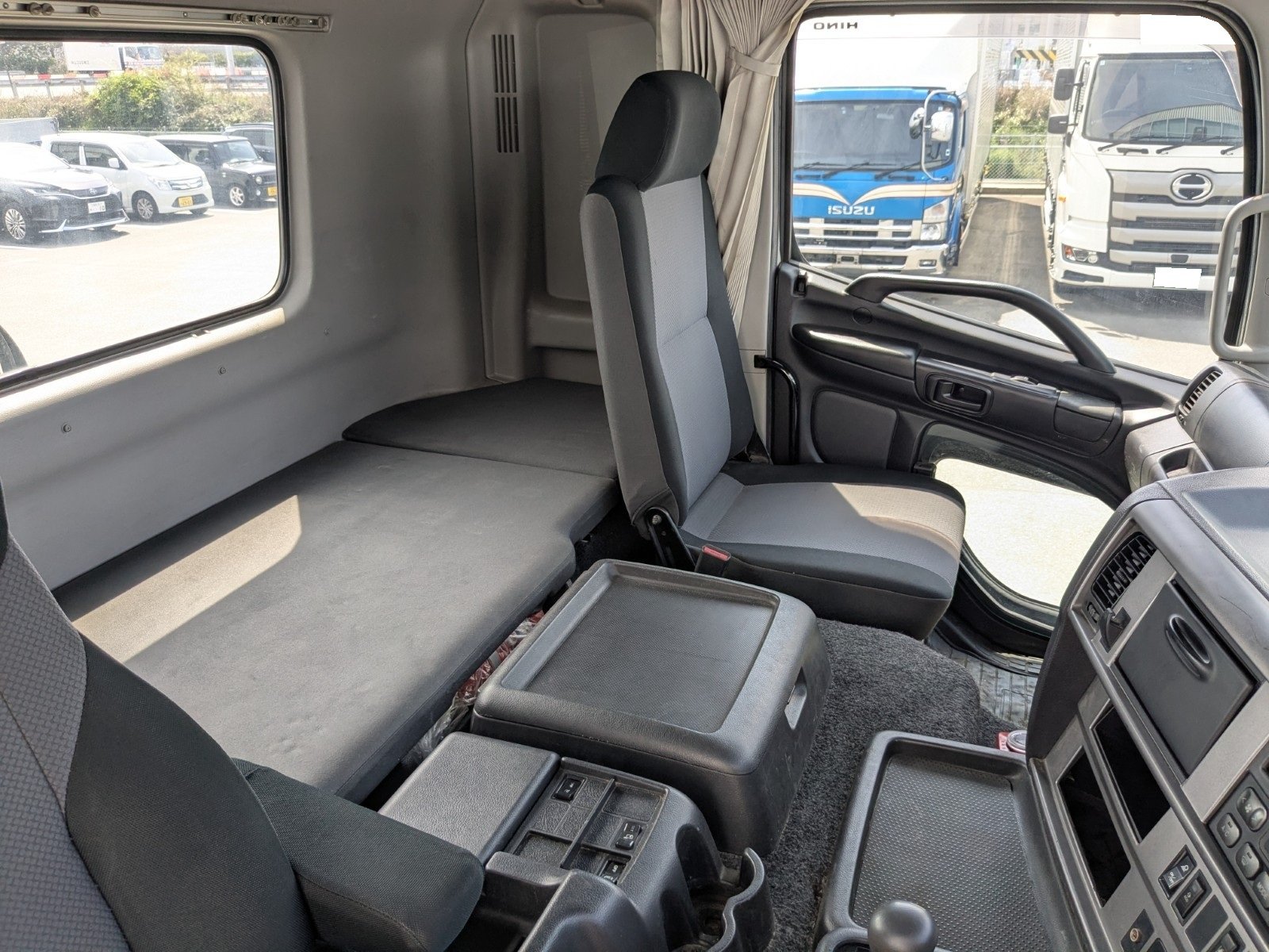 vehicle_image_20260404161200IN0xIvn8Xd.jpg