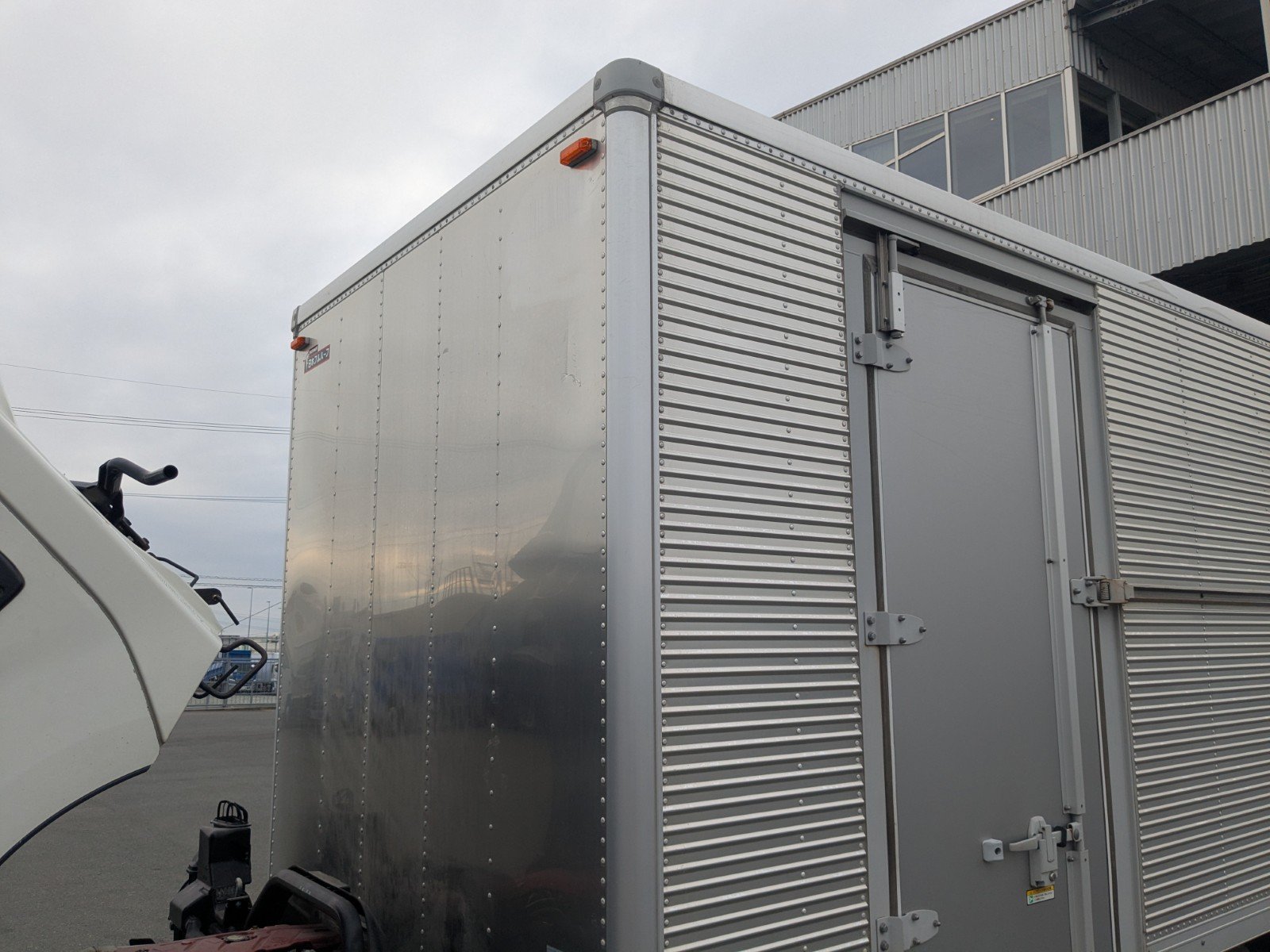 vehicle_image_20260206165910bPU5hhFwbC.jpg