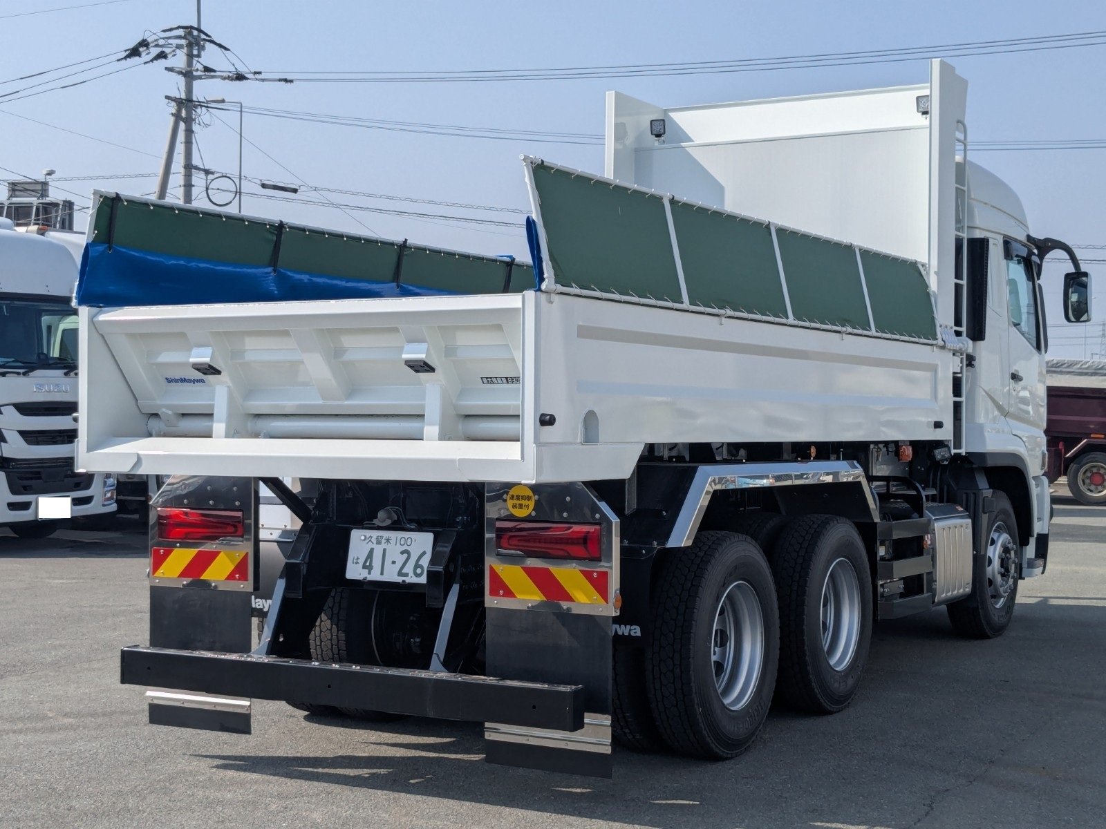 vehicle_image_20260216080548pZzaXsuJnL.jpg