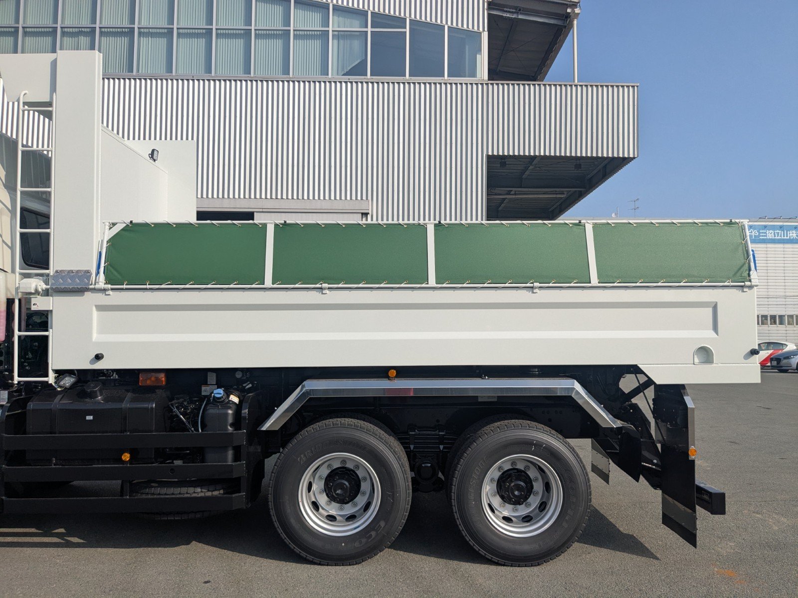 vehicle_image_2026021608180930aa9Gl6nT.jpg