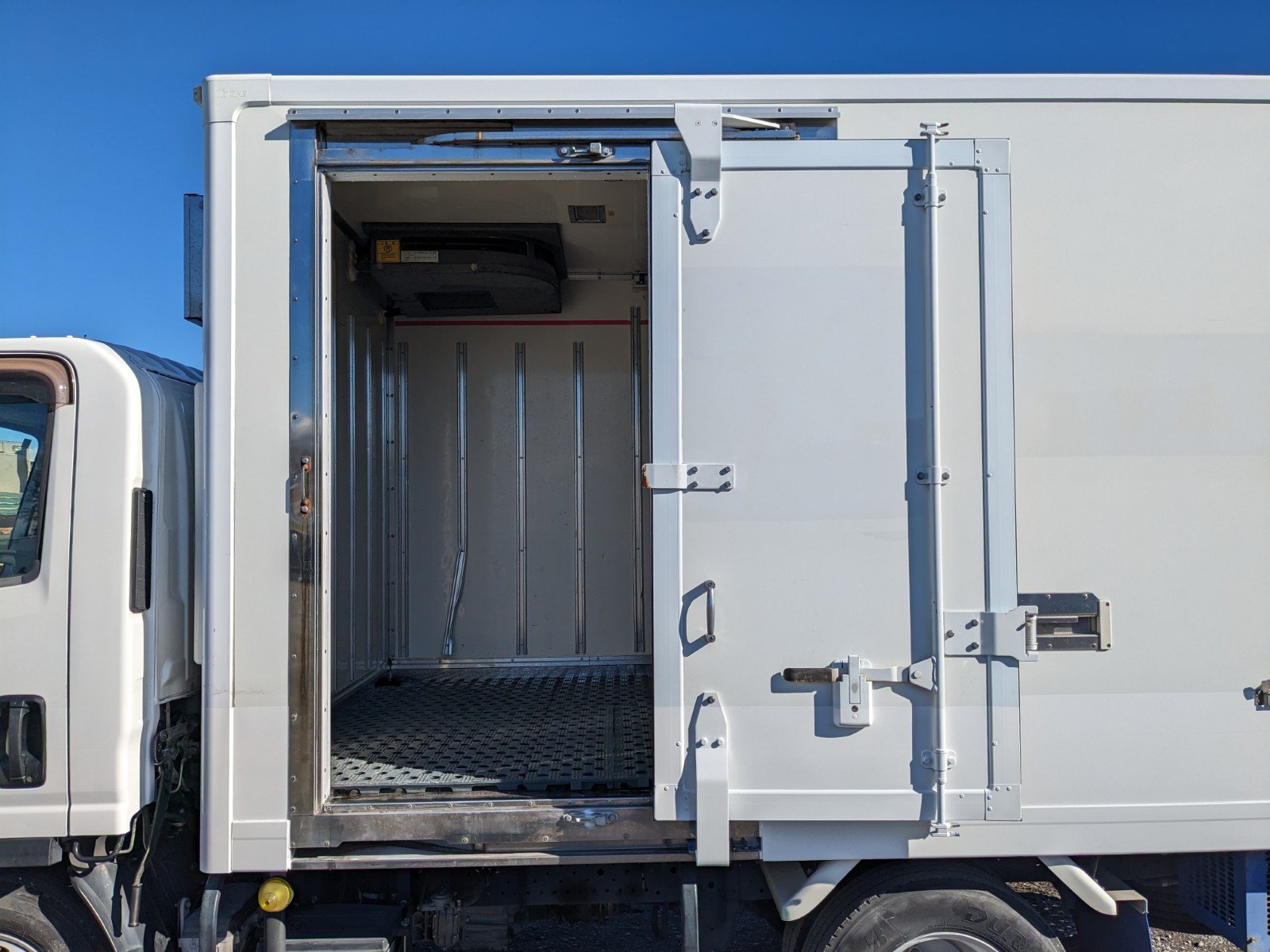 vehicle_image_20251226151217hb9qv7kNL5.jpg