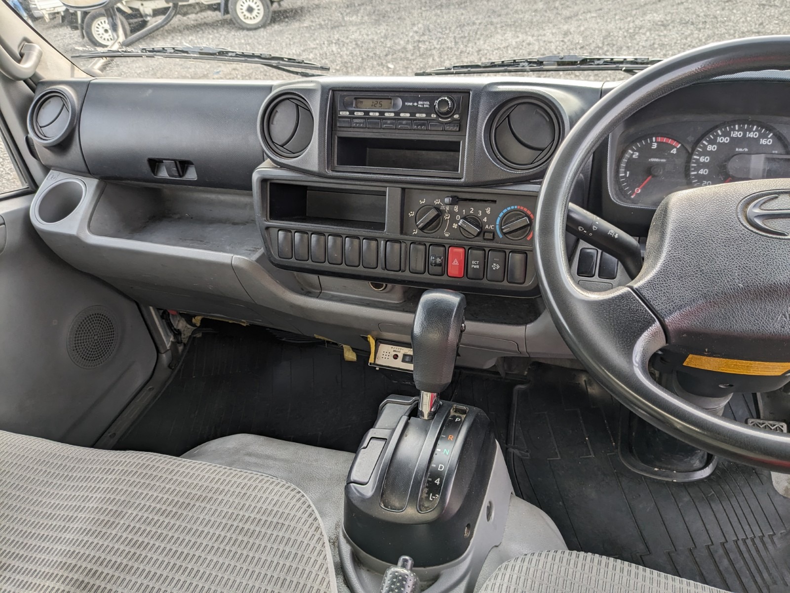 vehicle_image_202512241000191bpMzpapnH.jpg