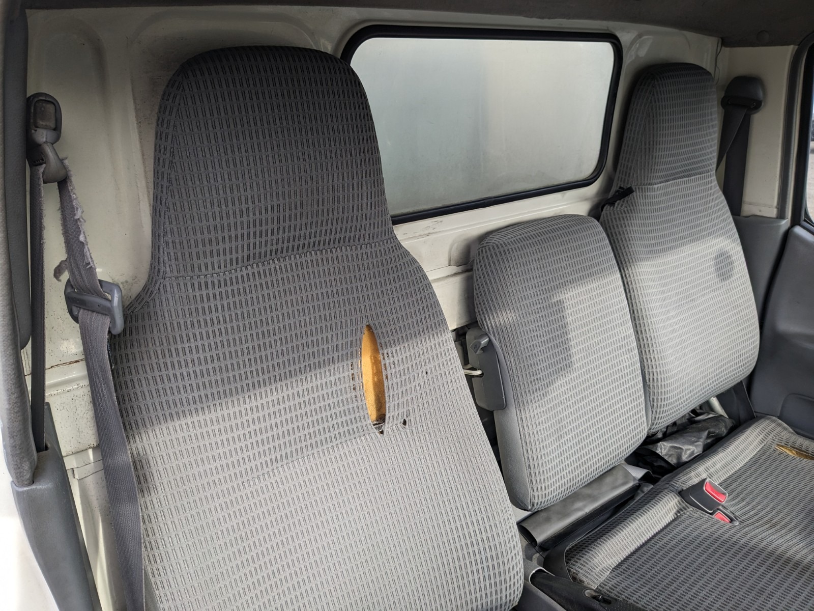 vehicle_image_20251224100019L4UTAhzrBg.jpg