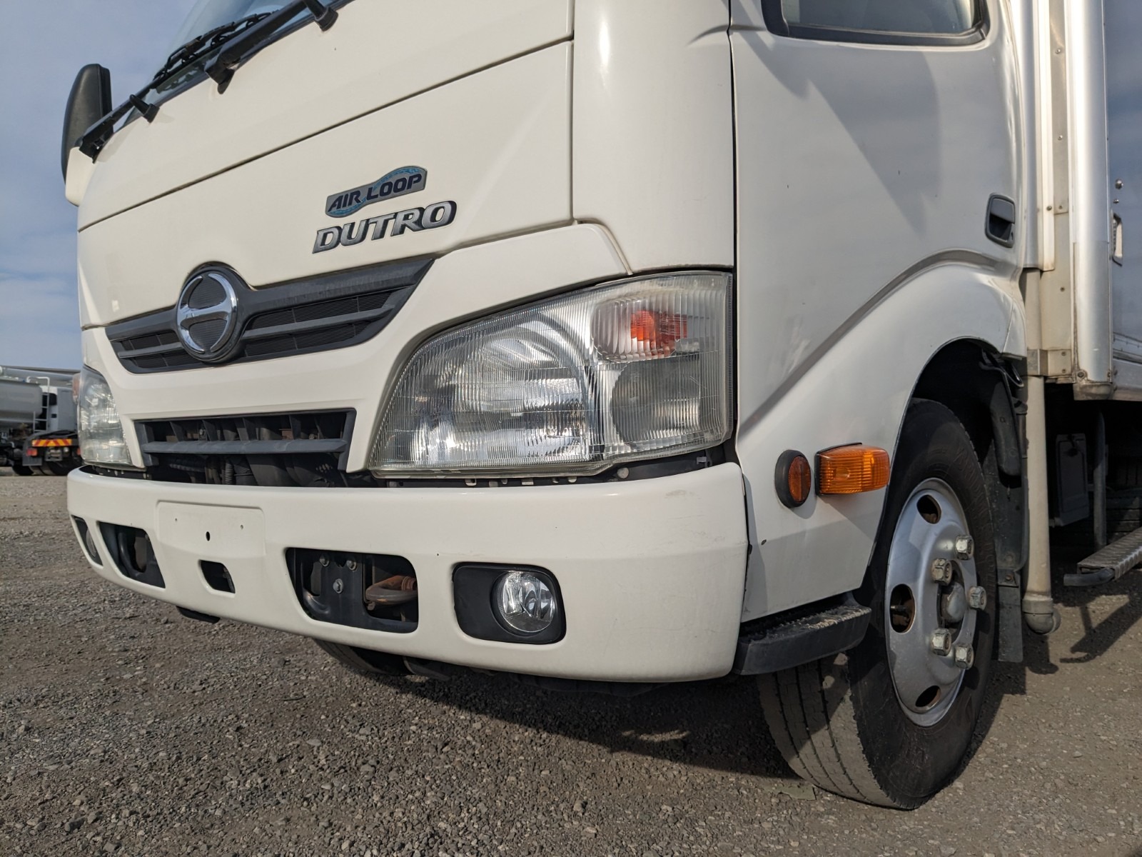 vehicle_image_20251224100019PgNbVaFWsB.jpg