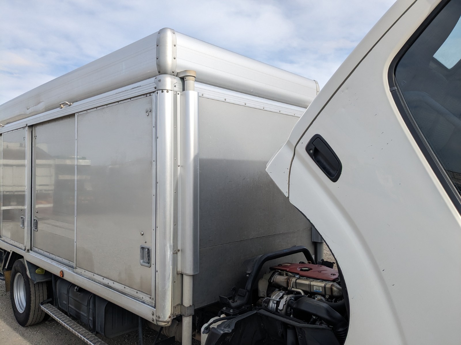 vehicle_image_20251224100019WWndJyKb0a.jpg