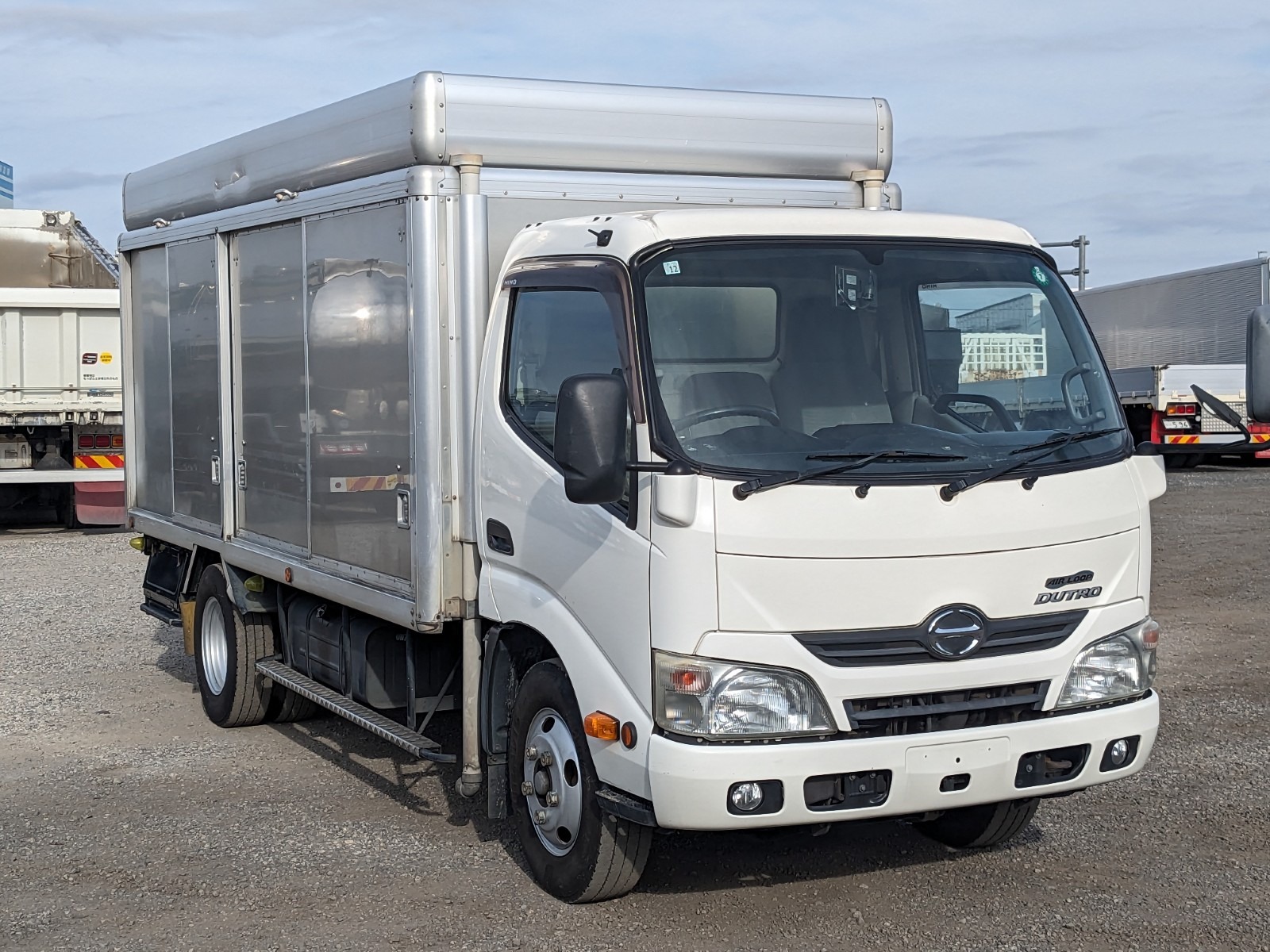 vehicle_image_20251224100019Wai8amJoZK.jpg