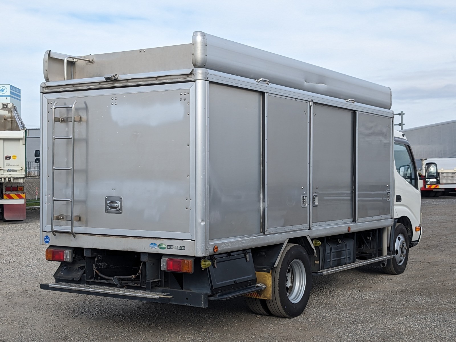 vehicle_image_20251224100019mpI0PaIy8l.jpg