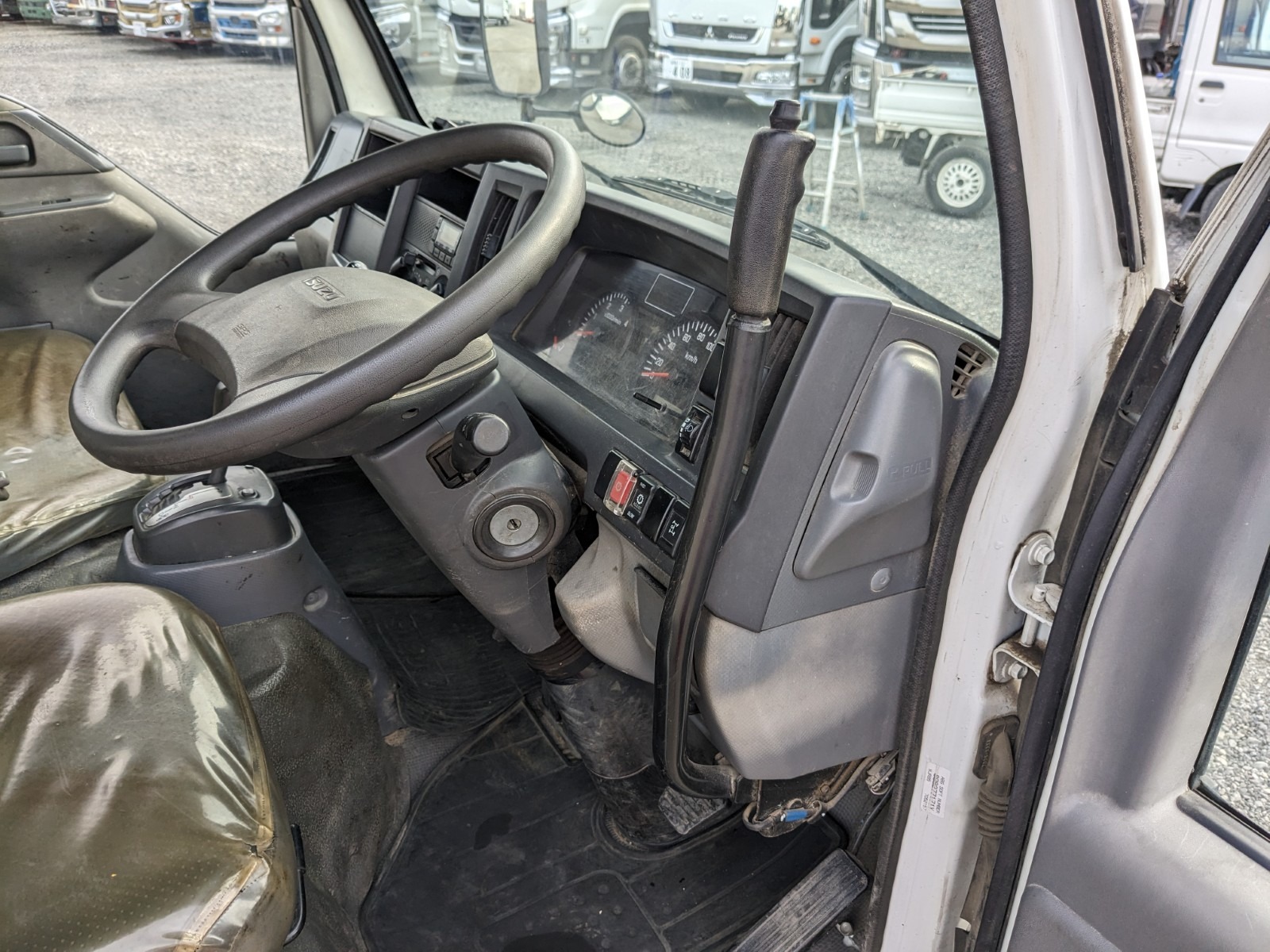 vehicle_image_20251224101147e5KNkSeSxB.jpg