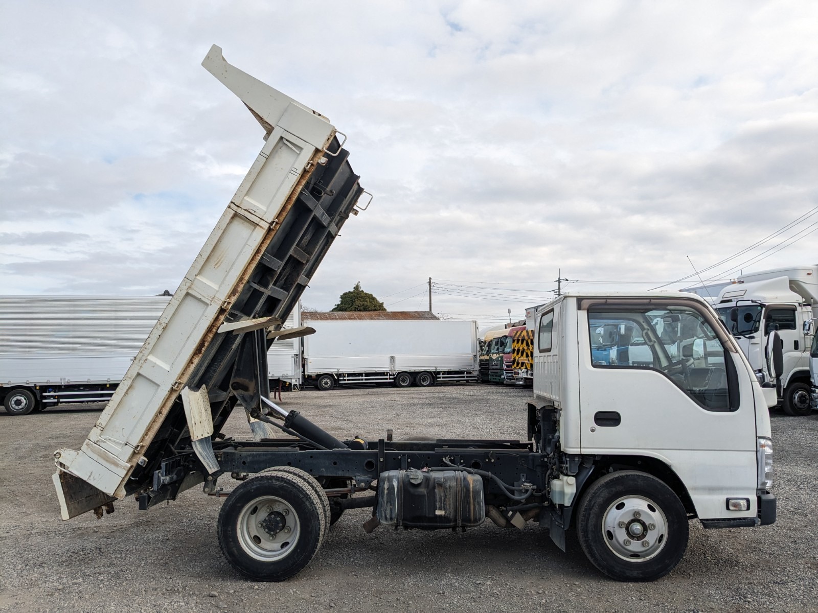 vehicle_image_20251224101147hhx7rql3tu.jpg
