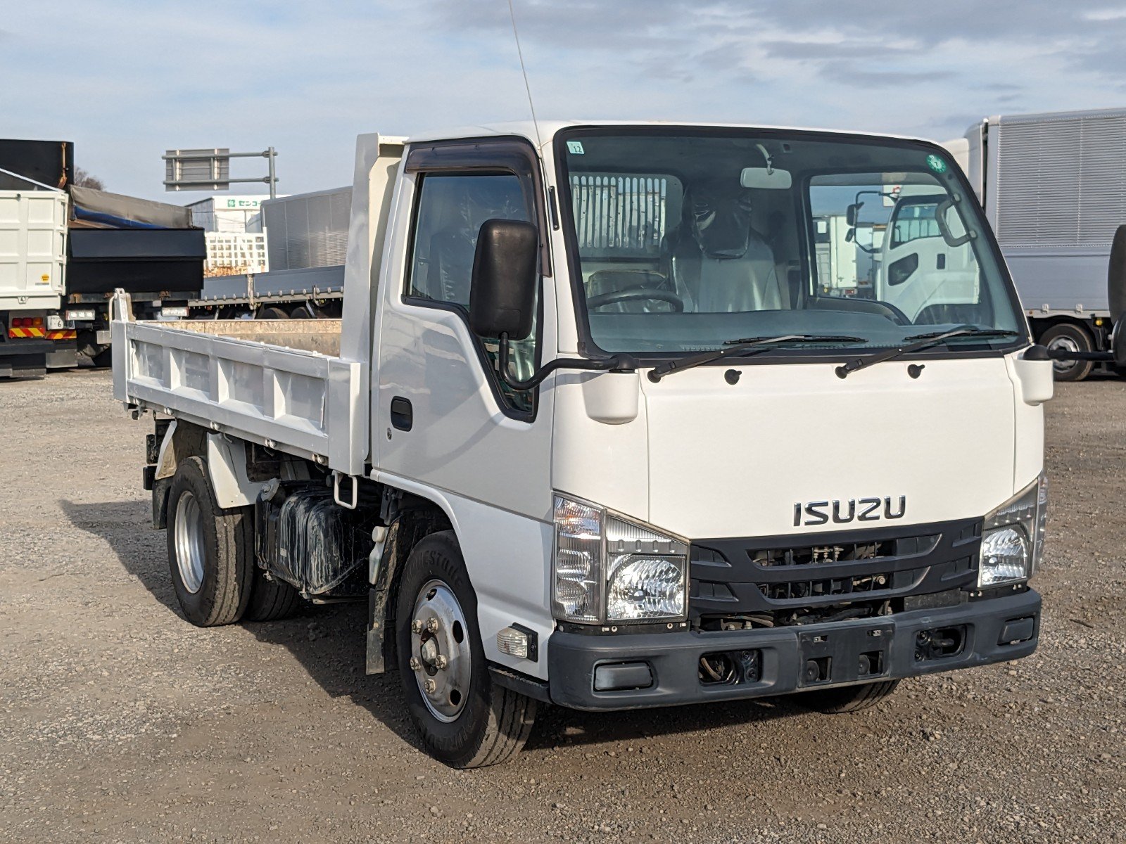 vehicle_image_202512260915451JtolOupBL.jpg