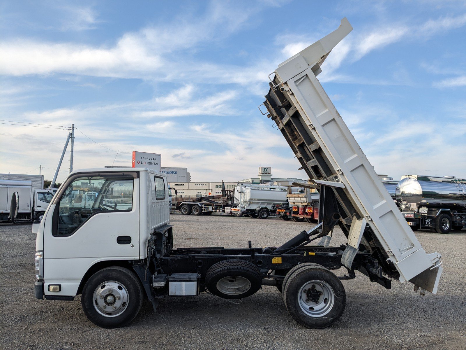 vehicle_image_202512260915453ZDq4XjGCU.jpg