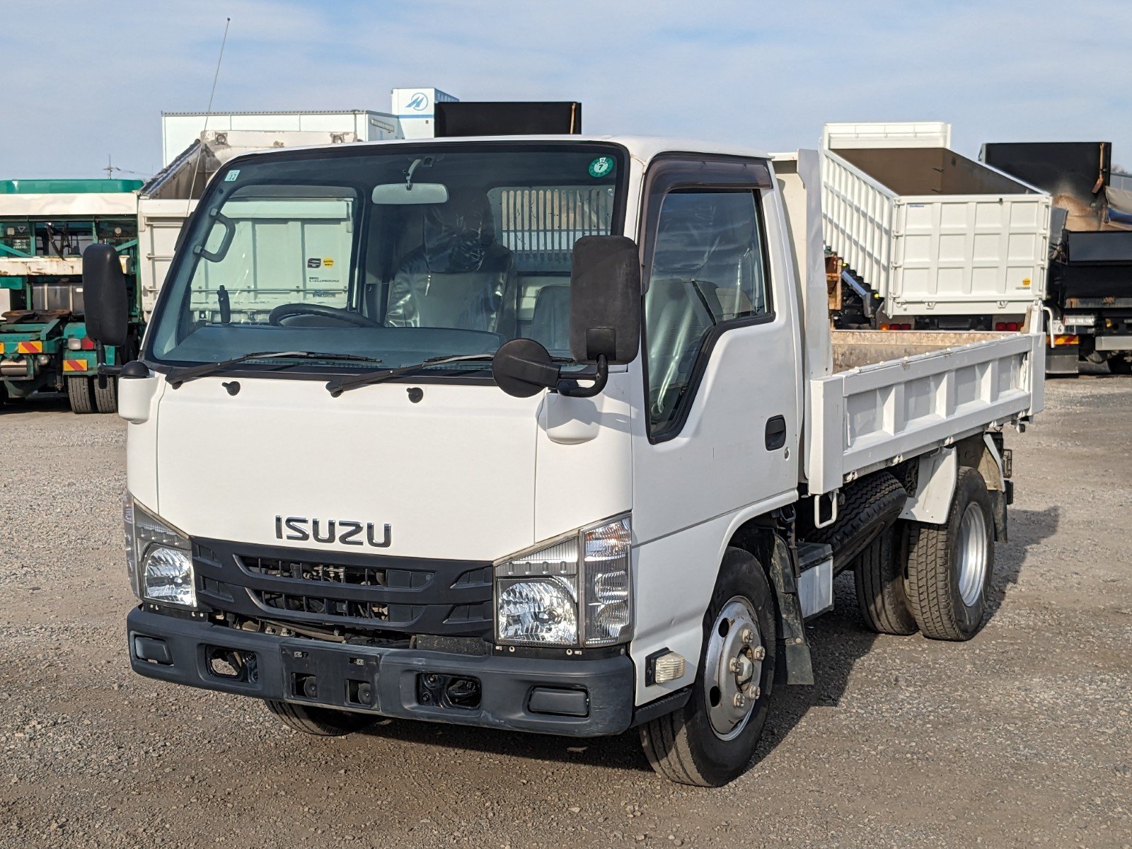 vehicle_image_20251226091545VWnljUq7fx.jpg