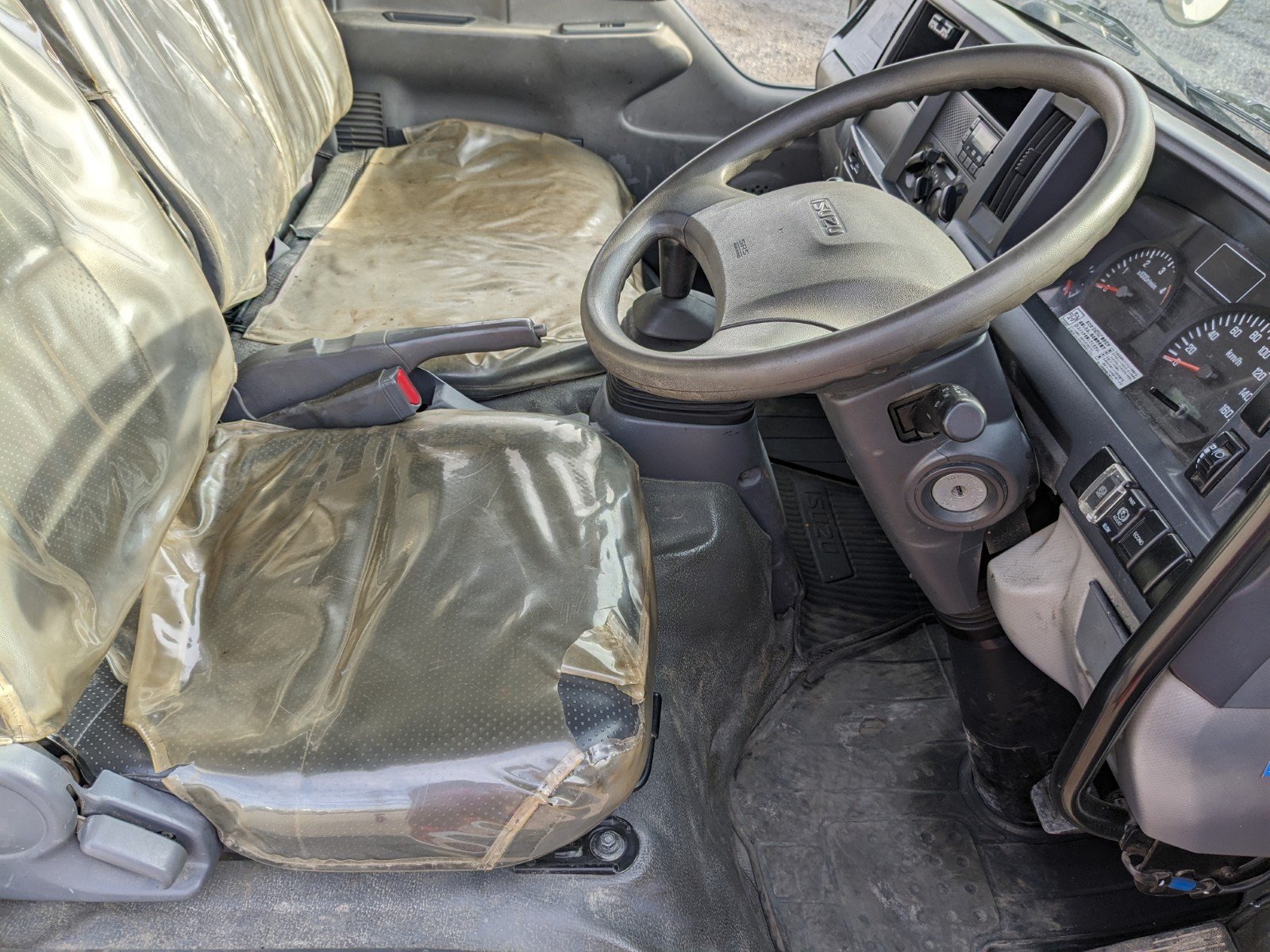vehicle_image_20251226091545qas03s7w6T.jpg