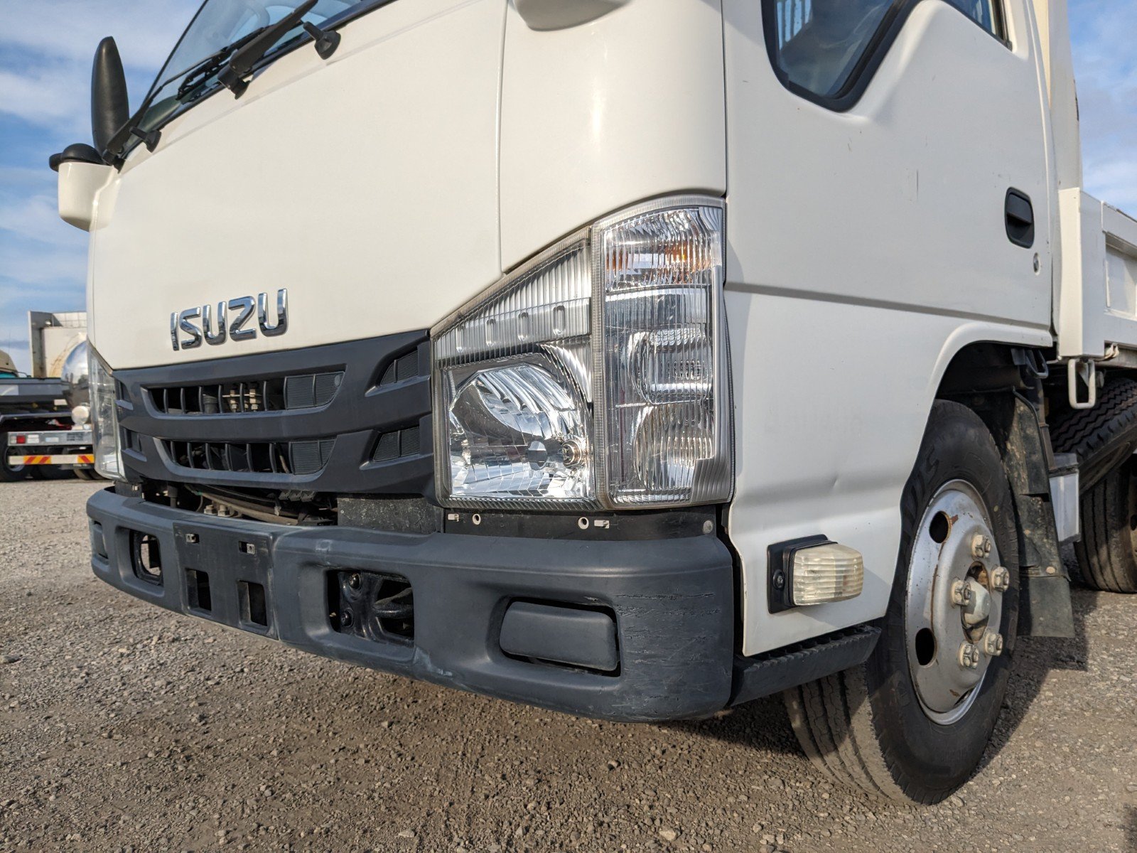 vehicle_image_20251226091545vsHFyG6acJ.jpg