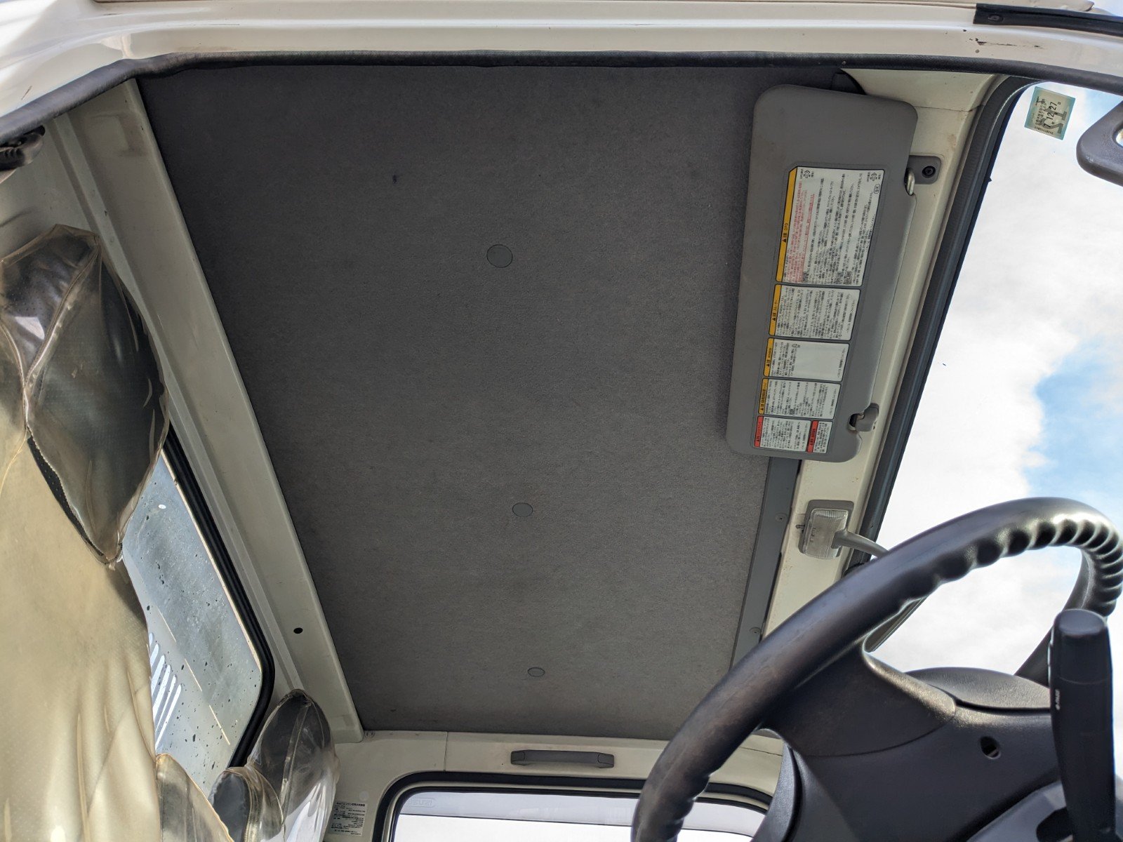 vehicle_image_20251226091545yWZdn55kFD.jpg