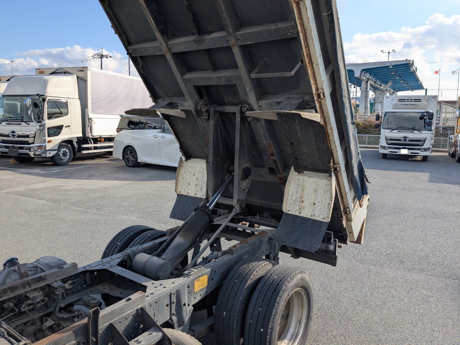 vehicle_image_20260109092616YTJu7UBpVO.jpg