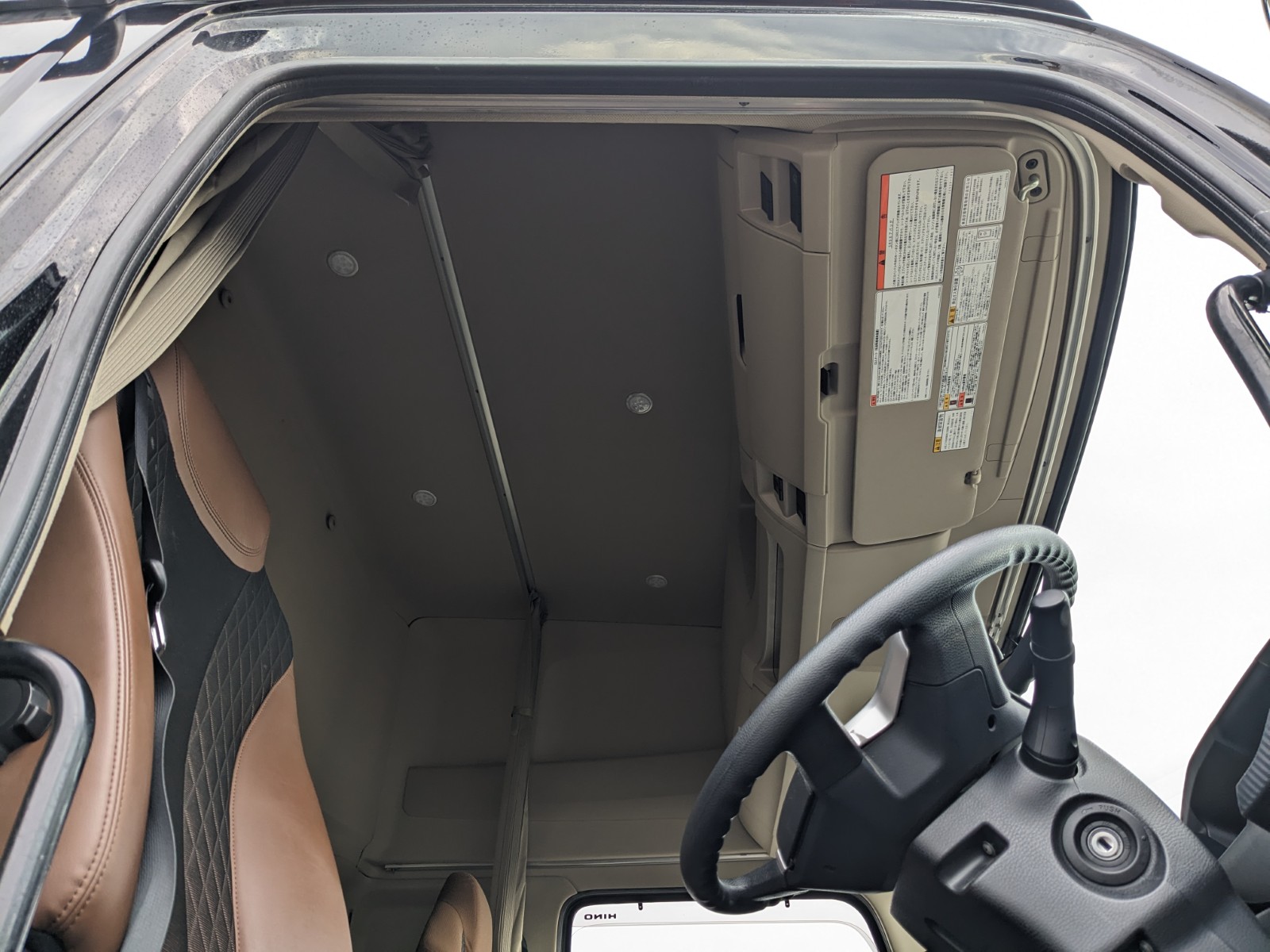 vehicle_image_20251201154245qwvIyUGm5r.jpg