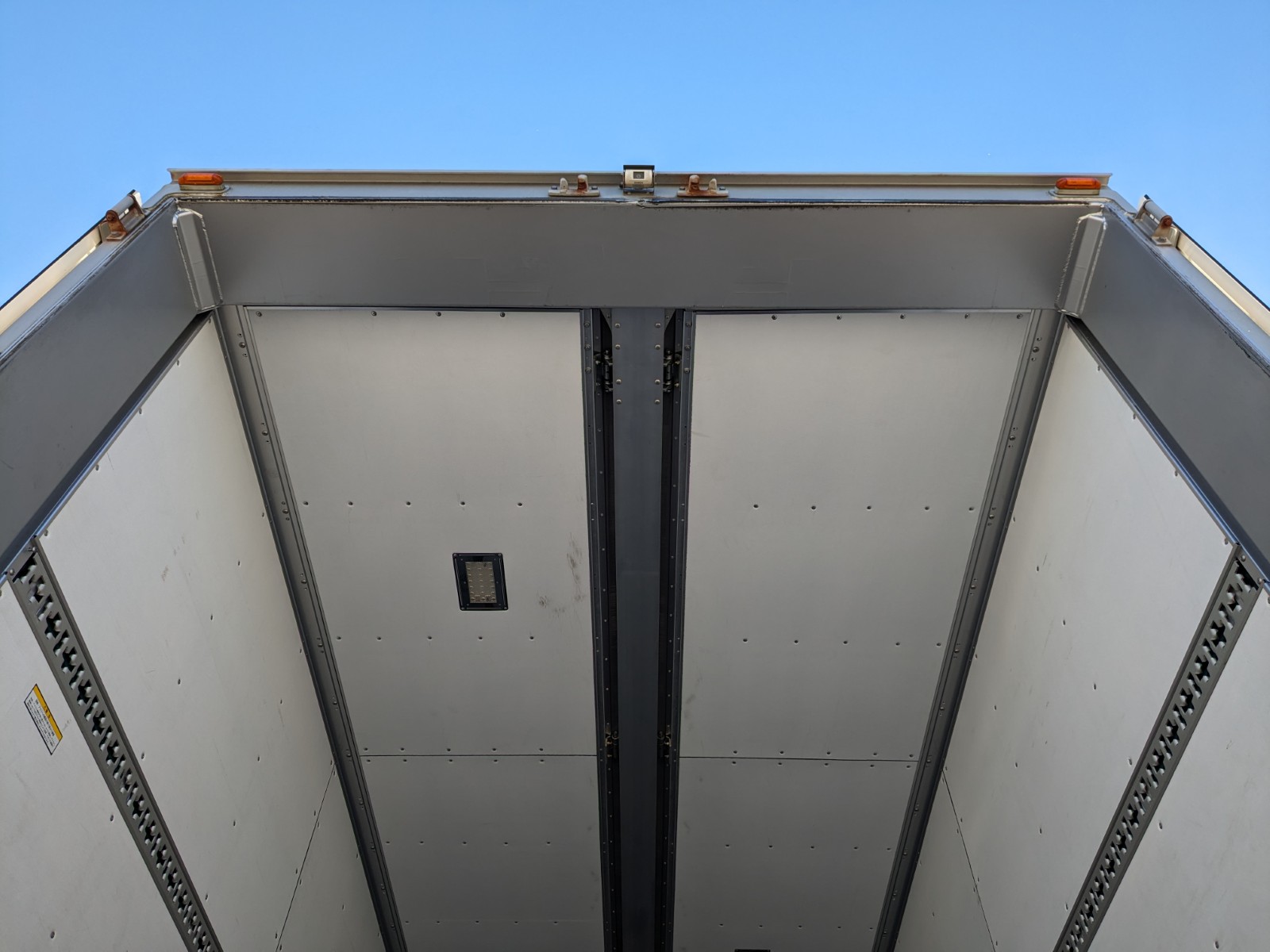 vehicle_image_20251210180758LMJv9Si83r.jpg