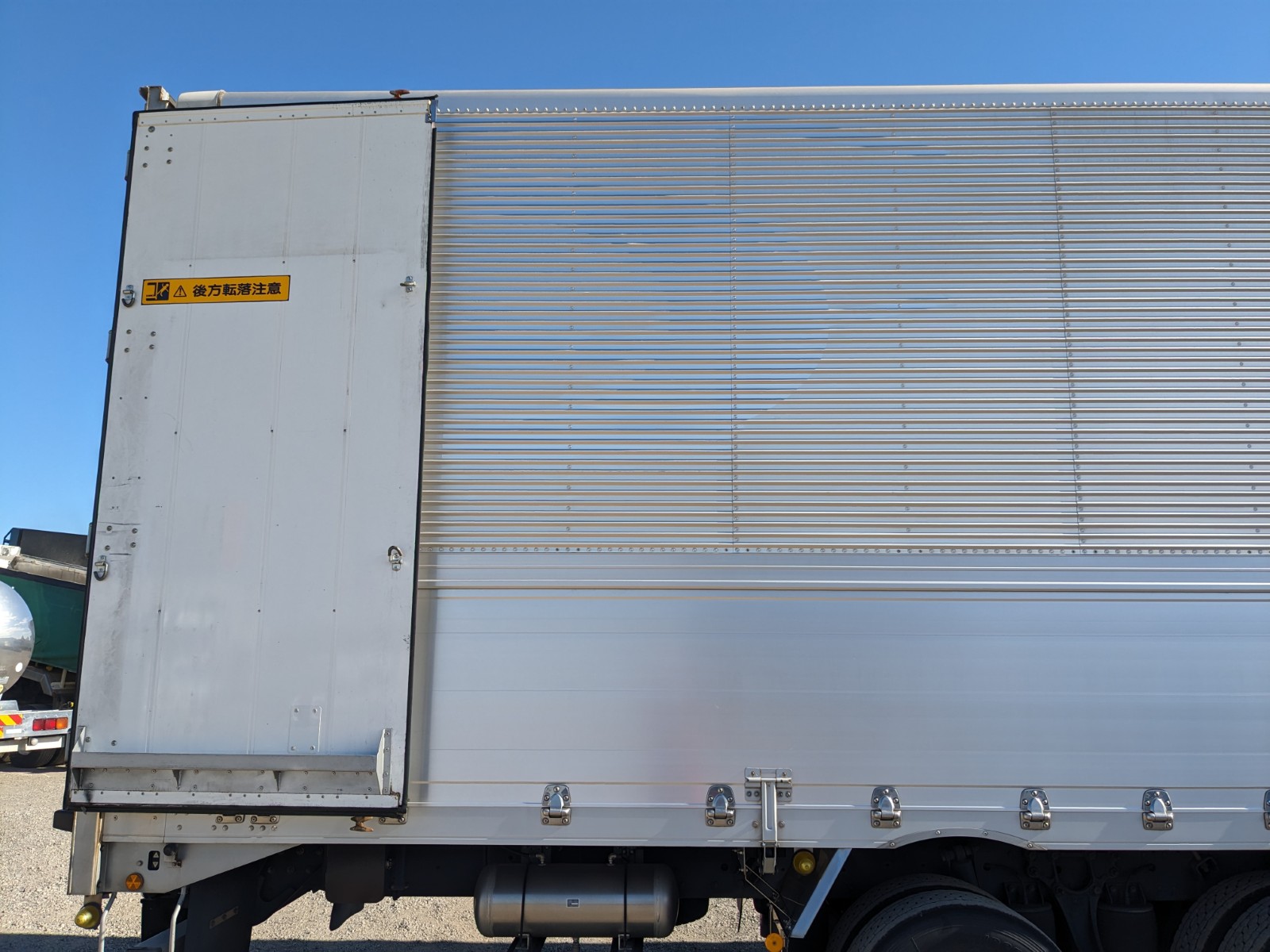 vehicle_image_20251210180800XlEJOLSP9m.jpg