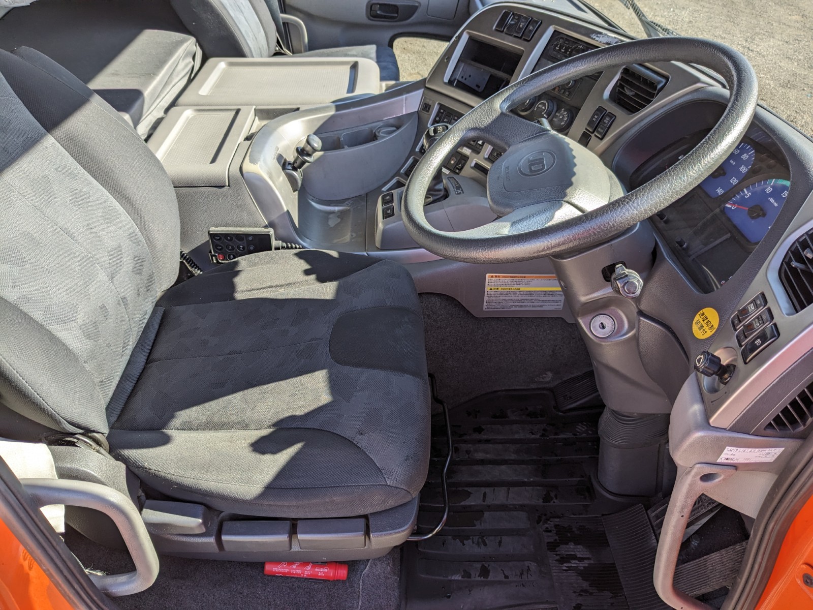 vehicle_image_20251210180801xHD7FcLZoK.jpg