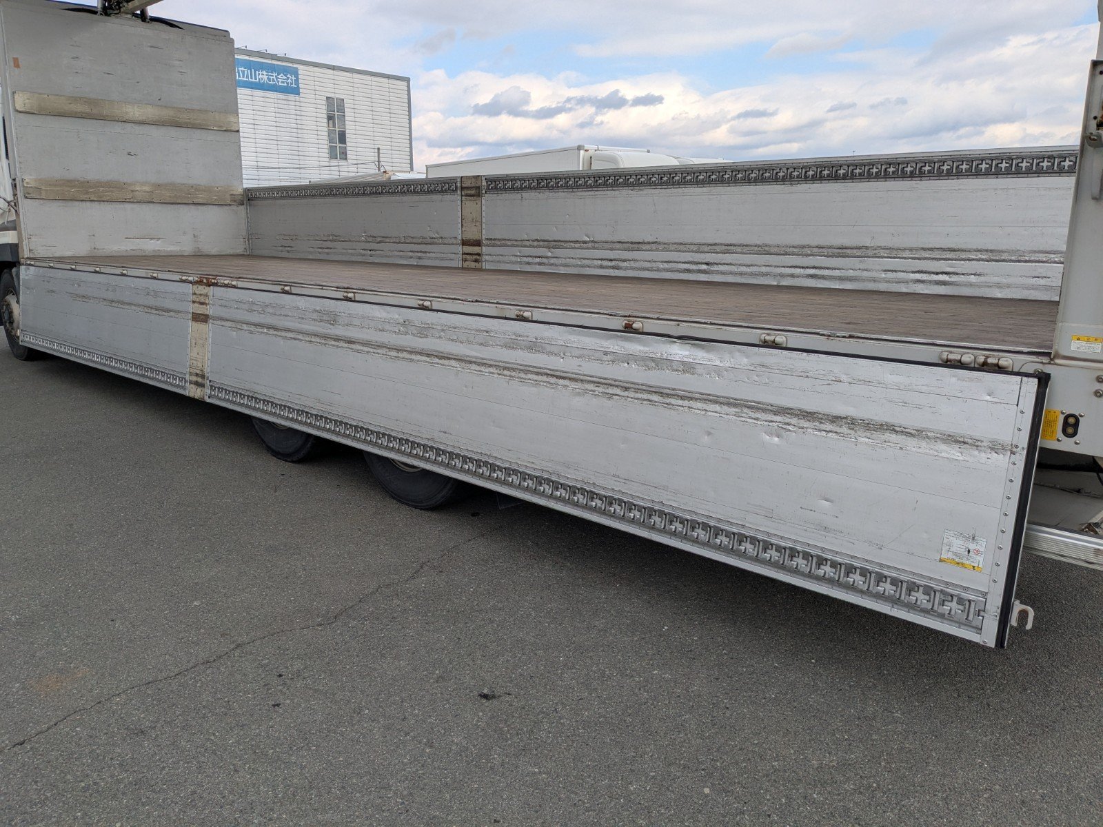 vehicle_image_20260126091823LLXtHgPQ1m.jpg