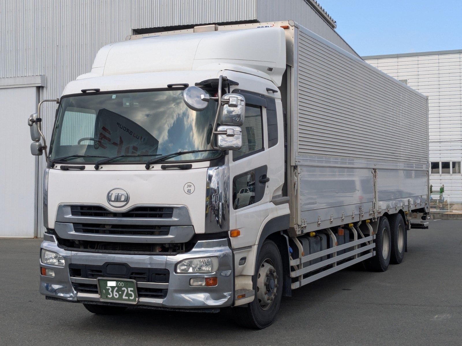 vehicle_image_20260126091823jdgY8Dd4fW.jpg