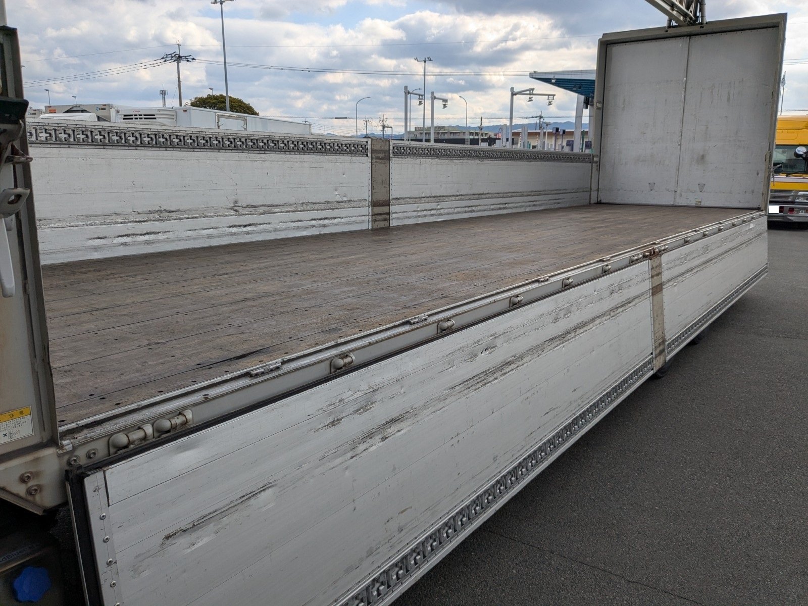vehicle_image_20260126091823xKBBwjKPVk.jpg