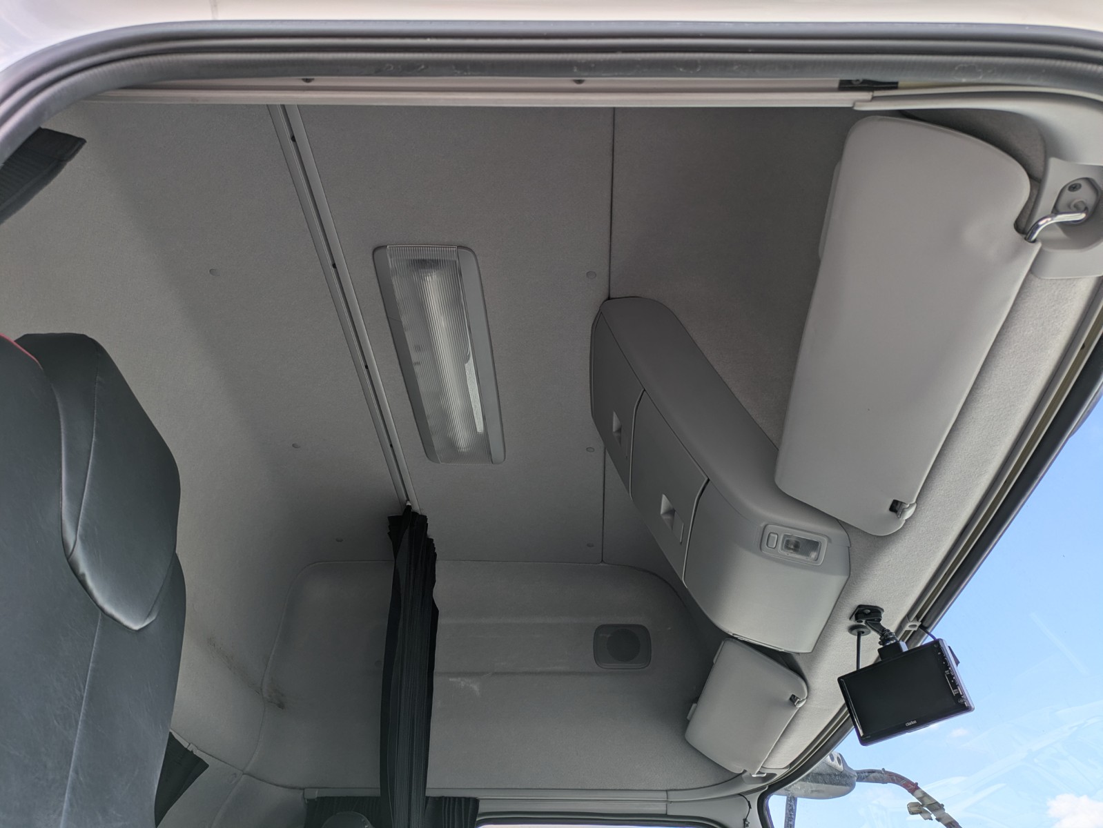 トラック販売・買取｜UJグループ（ウシトラ）