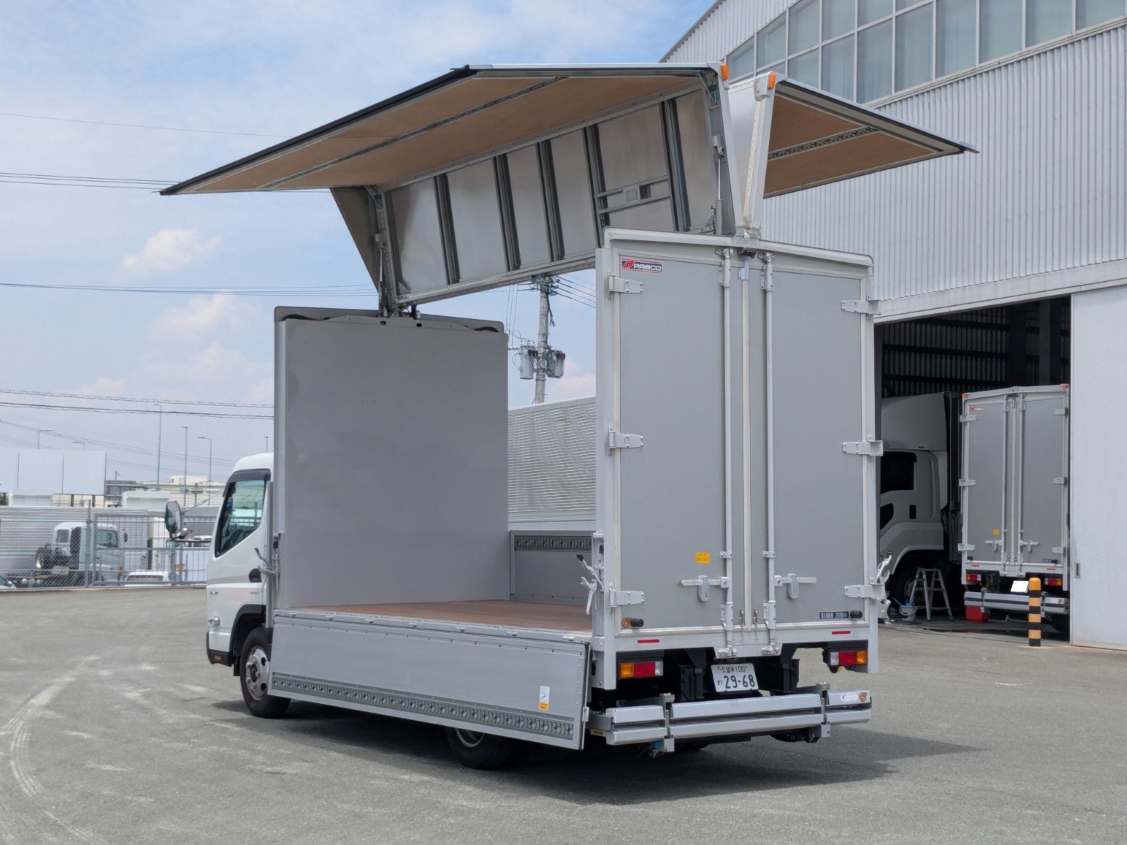 vehicle_image_202606091030566XsAn9OCGq.jpg
