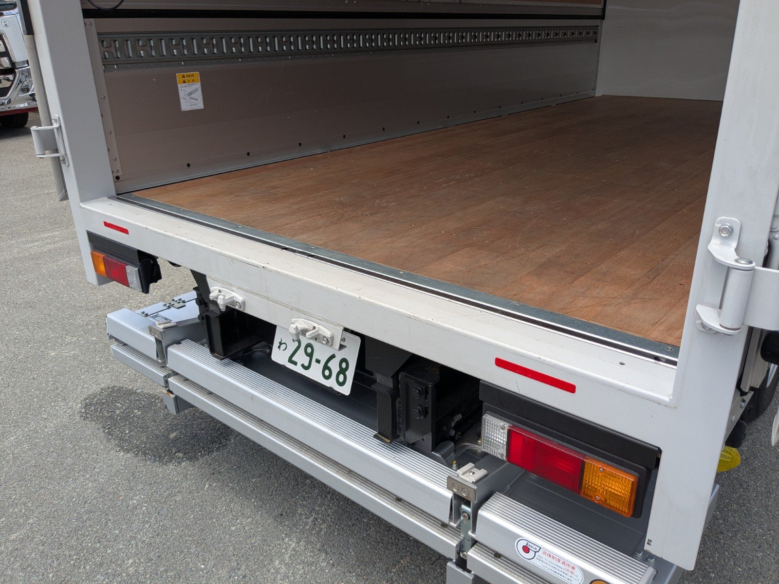 vehicle_image_20260609103056Fhfv7UhX3L.jpg