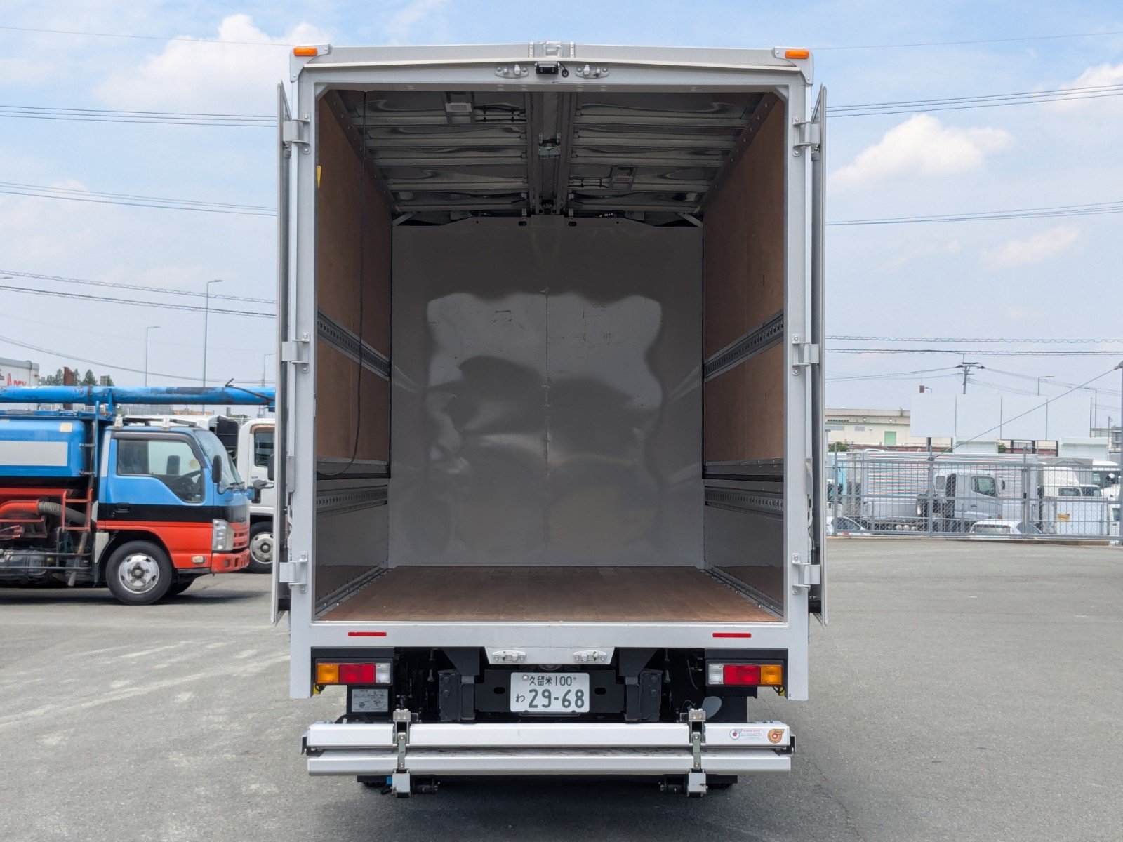 vehicle_image_20260609103056ZvCBcE3wen.jpg