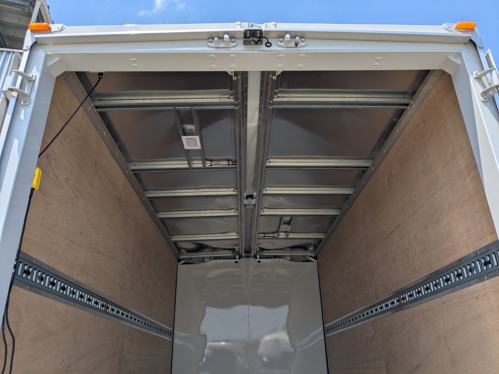 vehicle_image_20260612163224pa5UNHSdOM.jpg