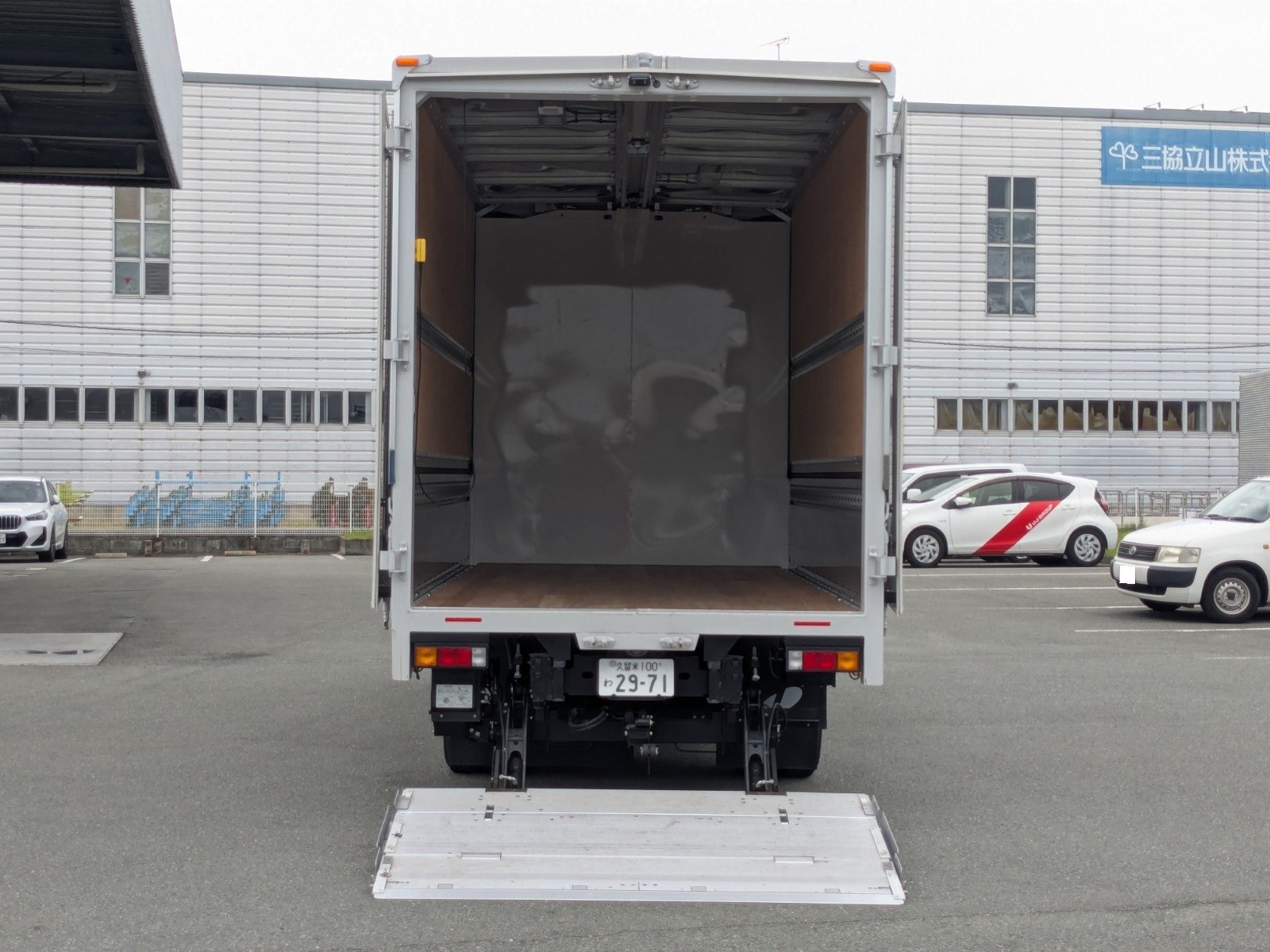 vehicle_image_20260612164259LphwQlNbJr.jpg