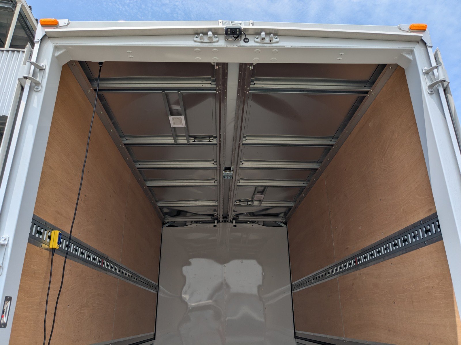 vehicle_image_202606090955588d6ZNpwG0l.jpg