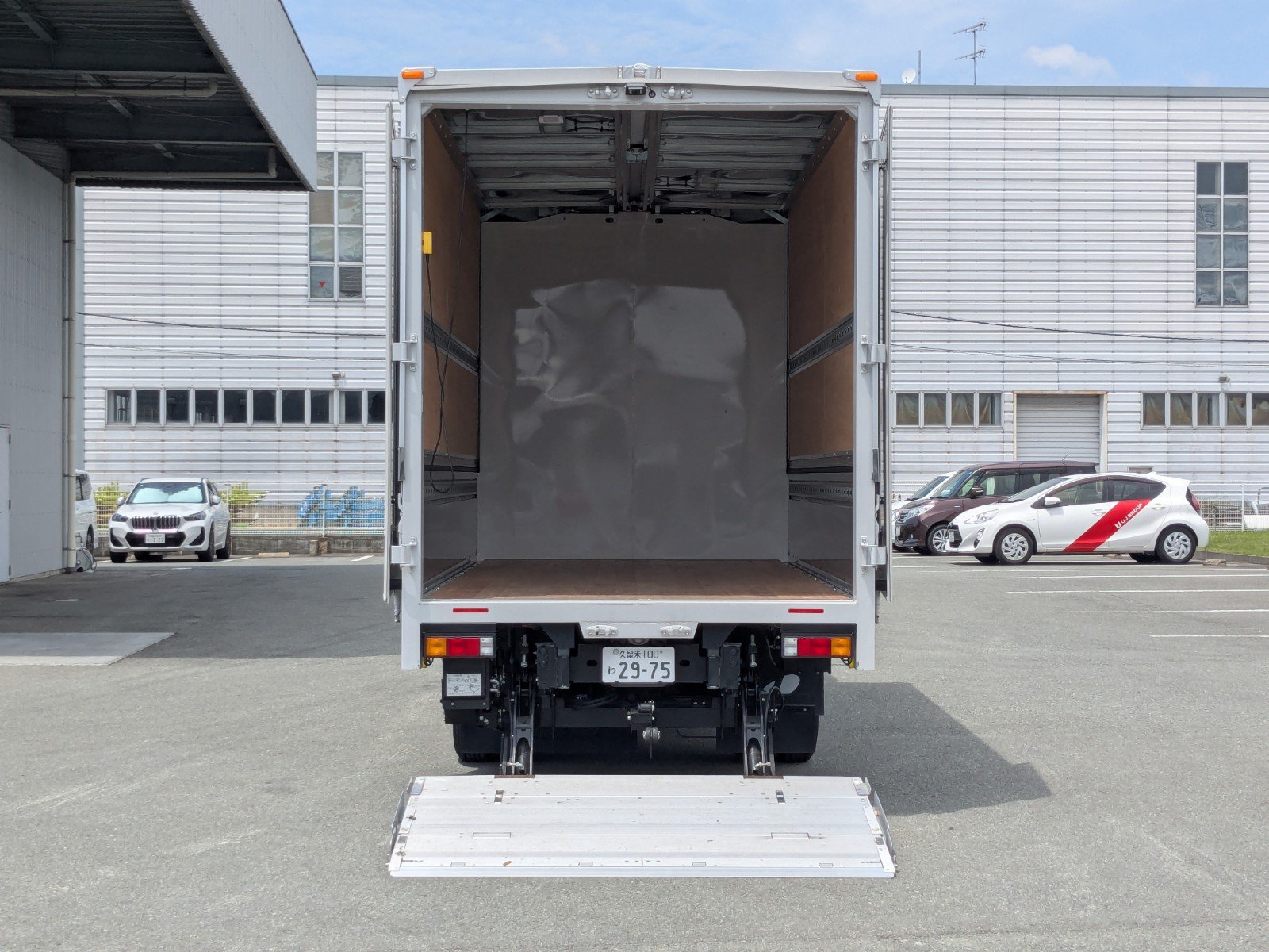 vehicle_image_20260609095558Ob9ptFaOna.jpg