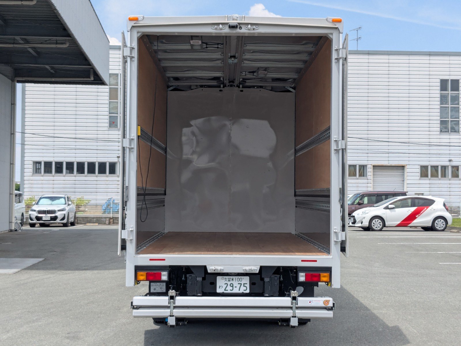 vehicle_image_20260609095558mdSToXWu5H.jpg