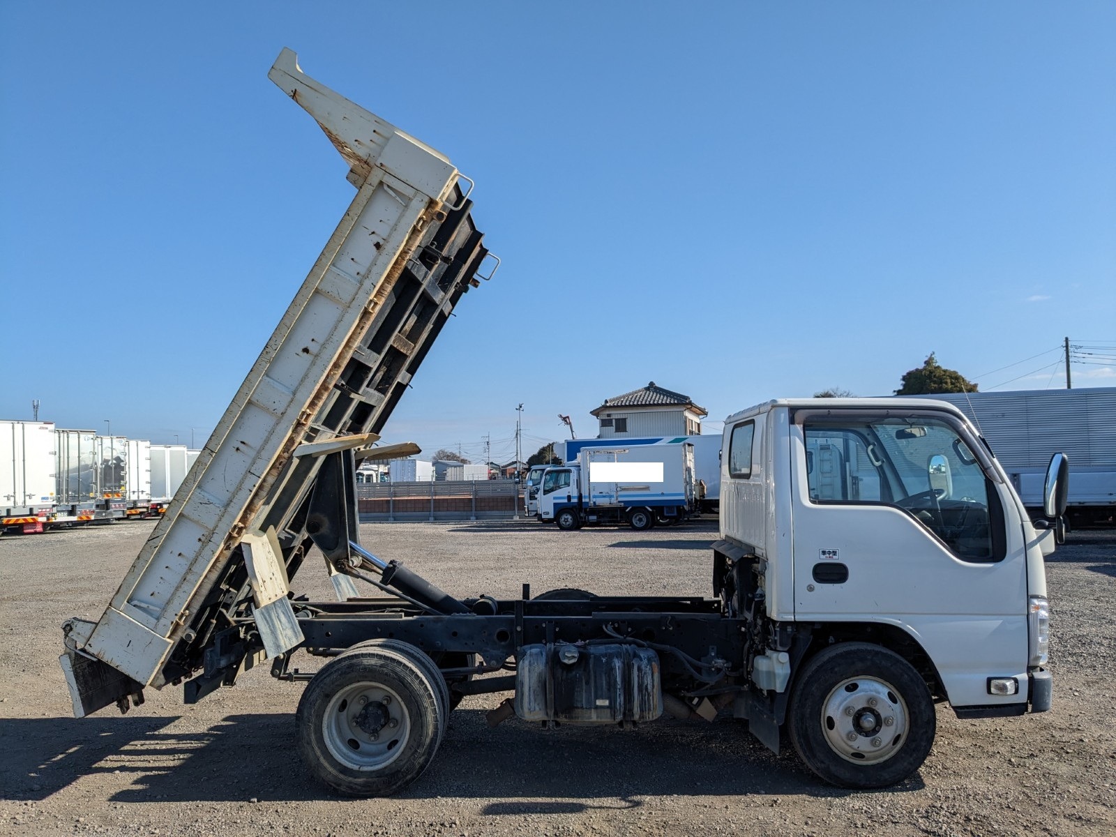 vehicle_image_202512221100220BoOL9Ivqv.jpg