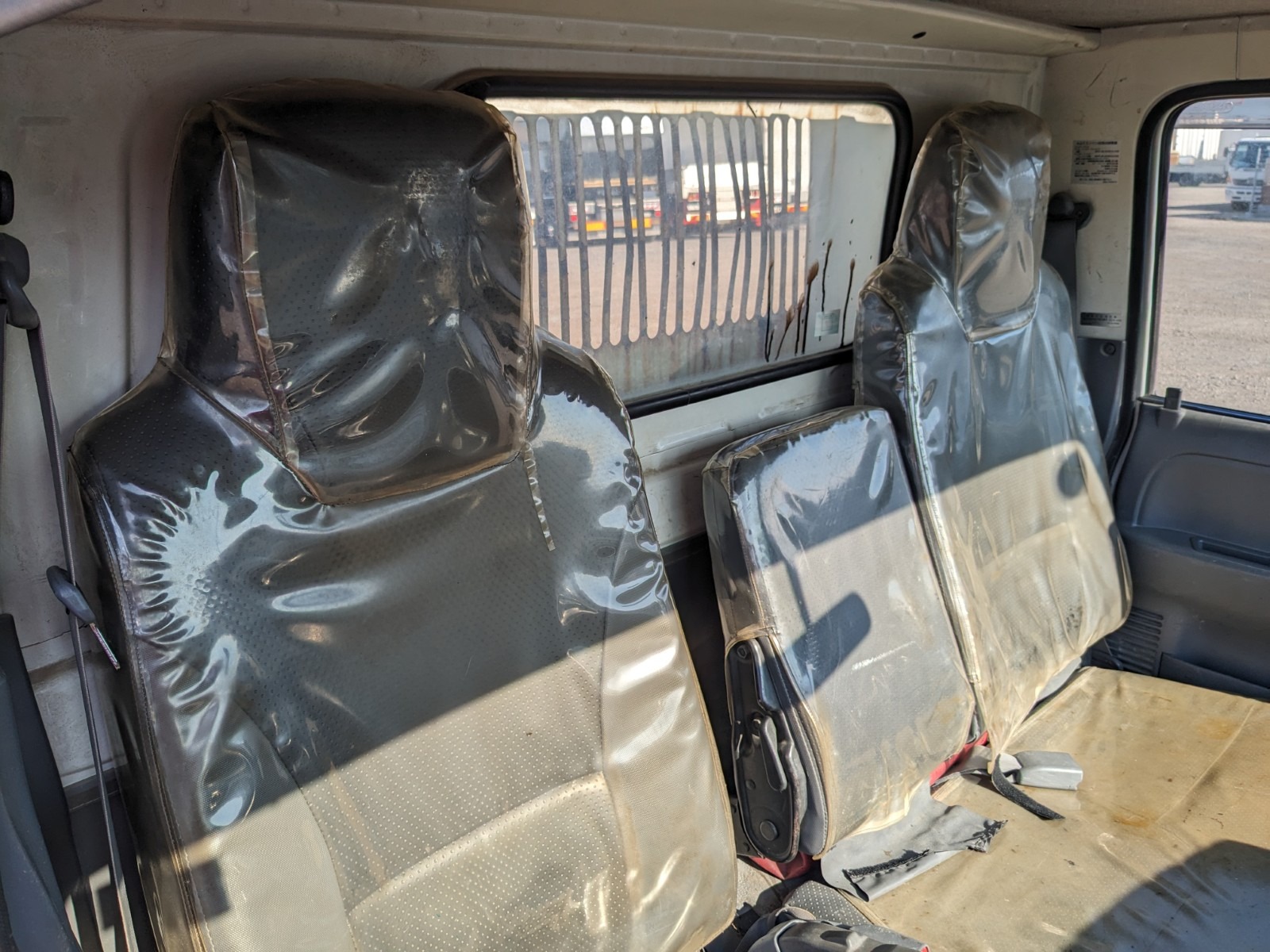 vehicle_image_20251222110022RvvsDMdVSA.jpg