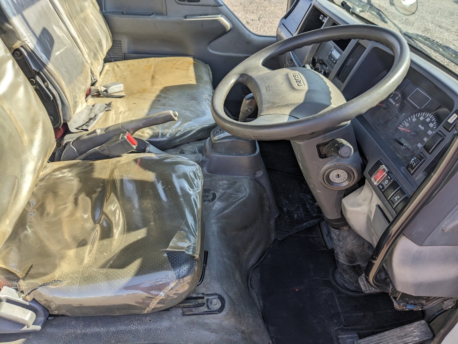 vehicle_image_20251222110022pDfIH6Y6A2.jpg