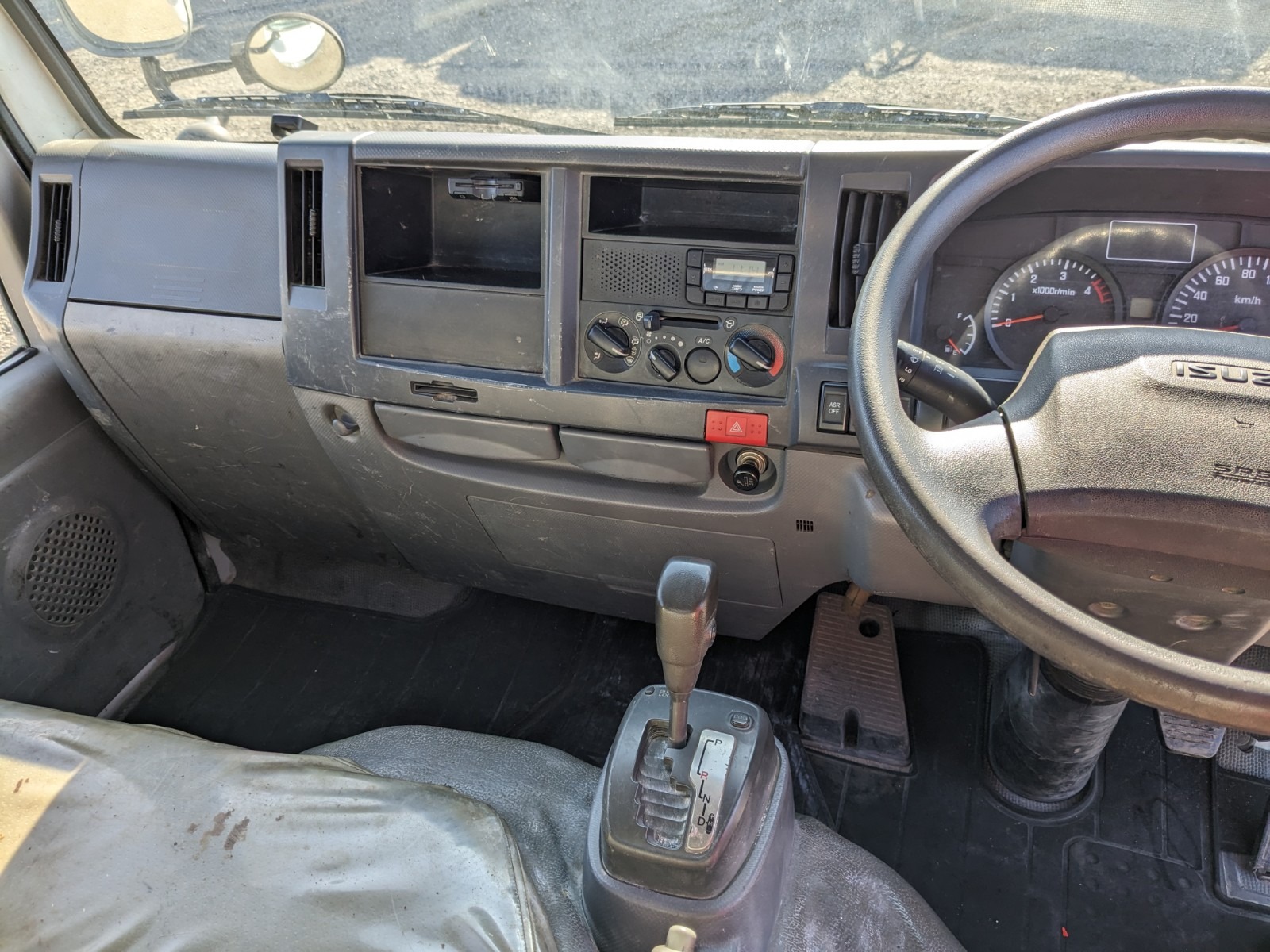 vehicle_image_20251222110022tklVruWvVZ.jpg