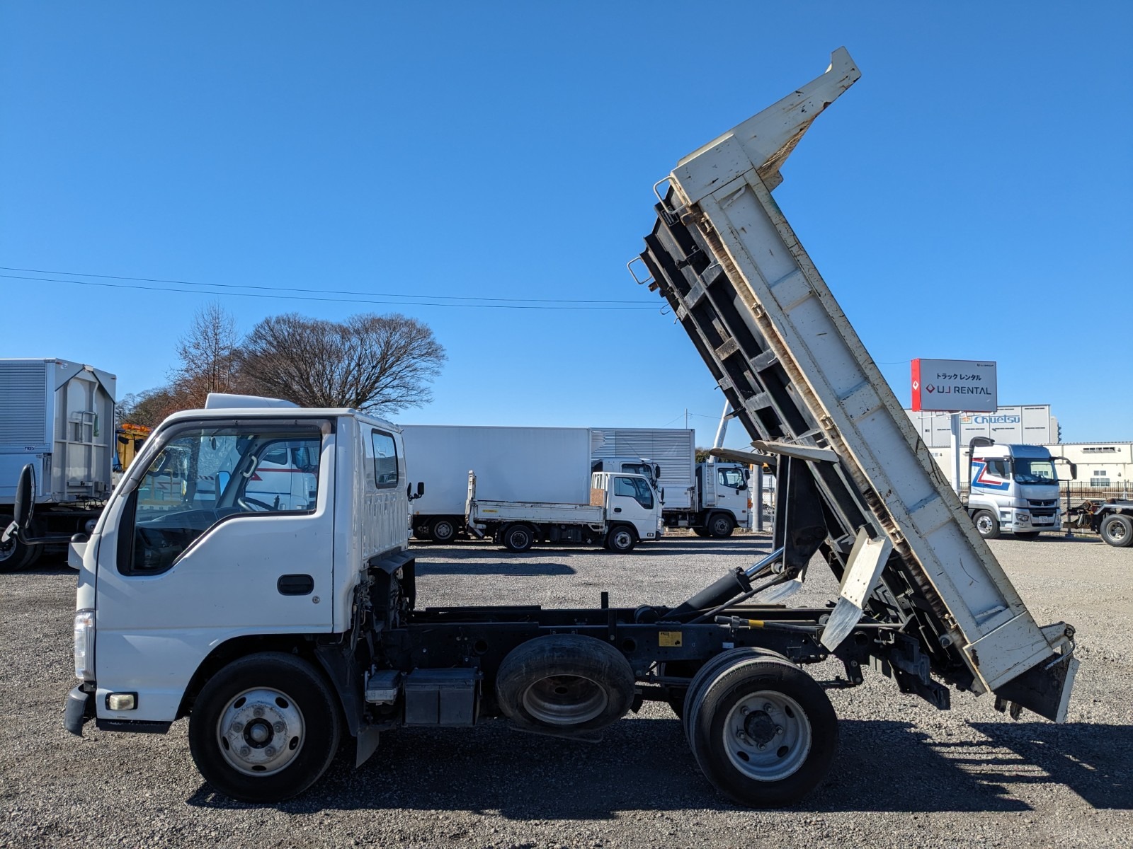 vehicle_image_20251223163527yk59qGvcpV.jpg